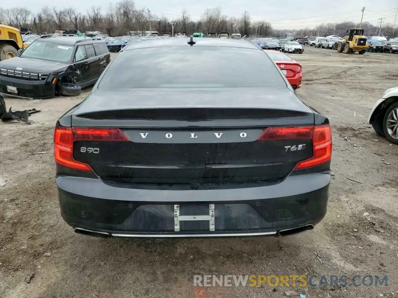 6 Photograph of a damaged car LVYA22MT3LP169867 VOLVO S90 2020