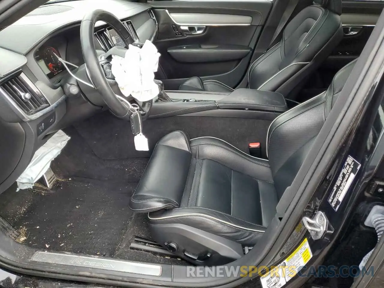 7 Photograph of a damaged car LVYA22MT3LP169867 VOLVO S90 2020
