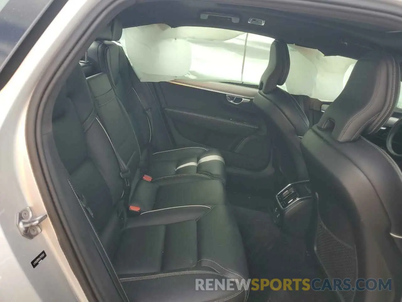 10 Photograph of a damaged car LVYA22MT4LP172521 VOLVO S90 2020
