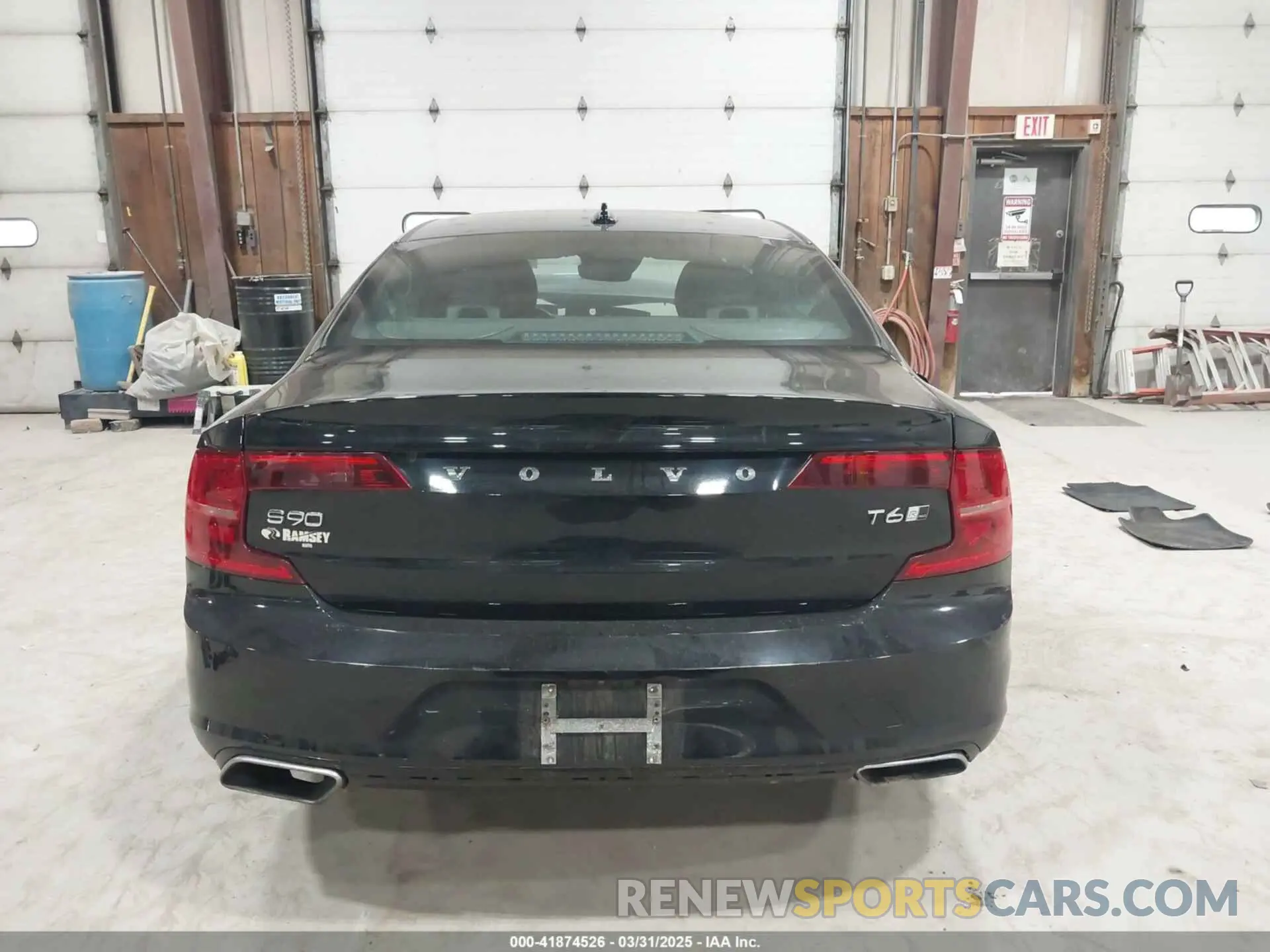16 Photograph of a damaged car LVYA22MT5LP168557 VOLVO S90 2020