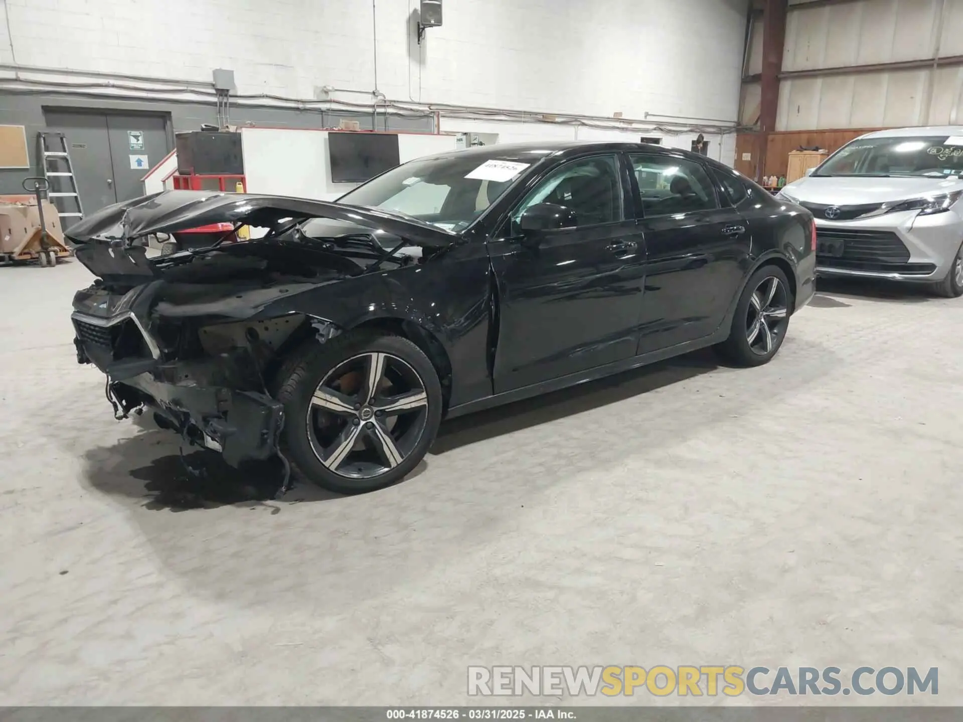 2 Photograph of a damaged car LVYA22MT5LP168557 VOLVO S90 2020