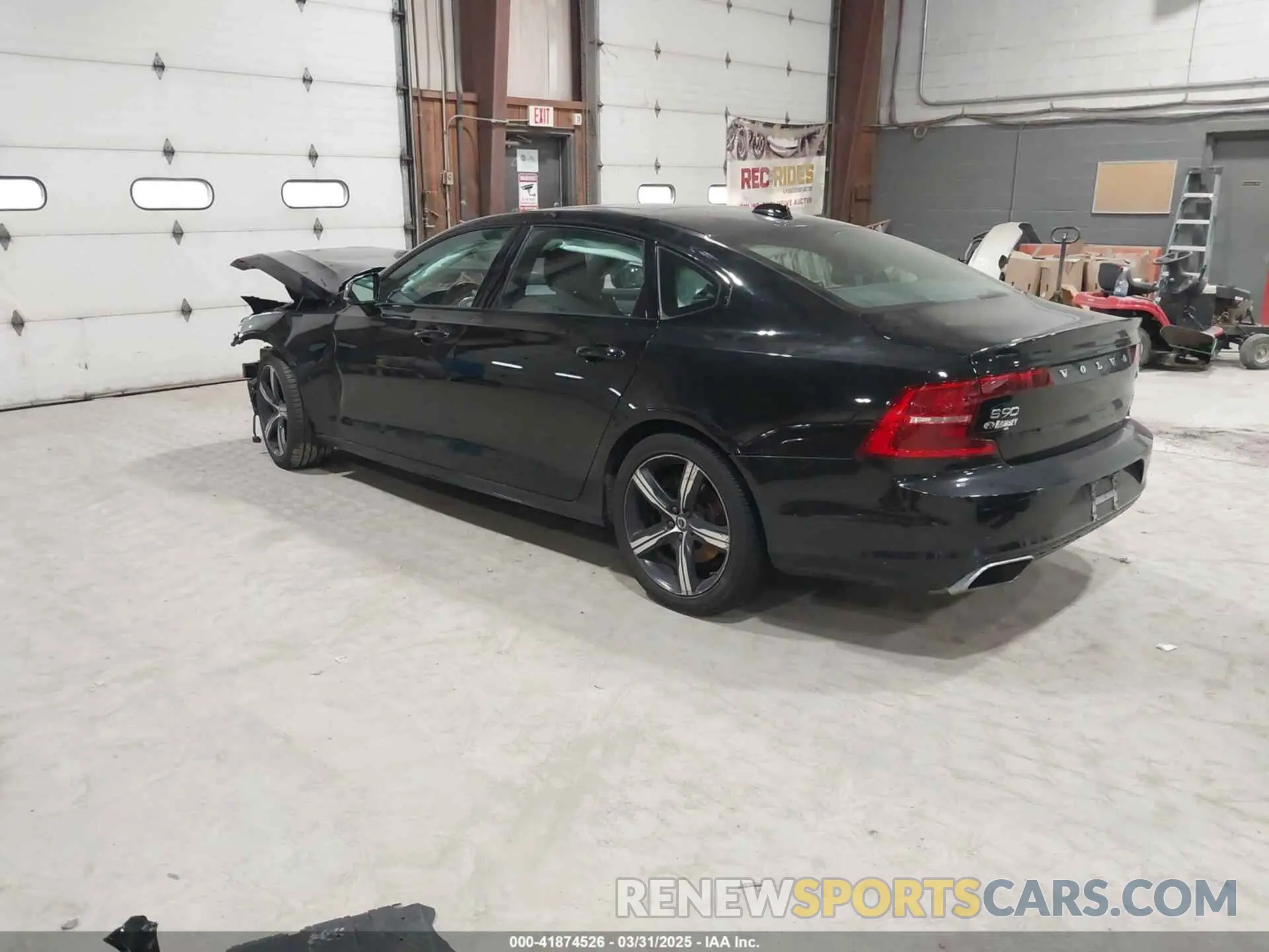 3 Photograph of a damaged car LVYA22MT5LP168557 VOLVO S90 2020