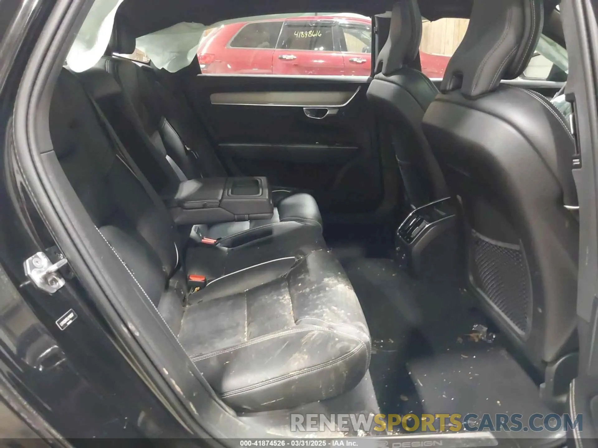8 Photograph of a damaged car LVYA22MT5LP168557 VOLVO S90 2020