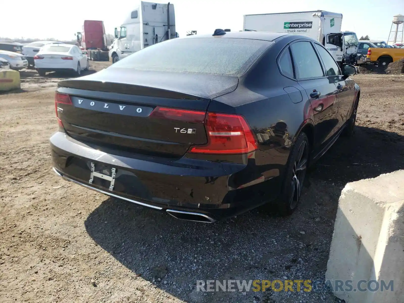 4 Photograph of a damaged car LVYA22MT9LP168836 VOLVO S90 2020