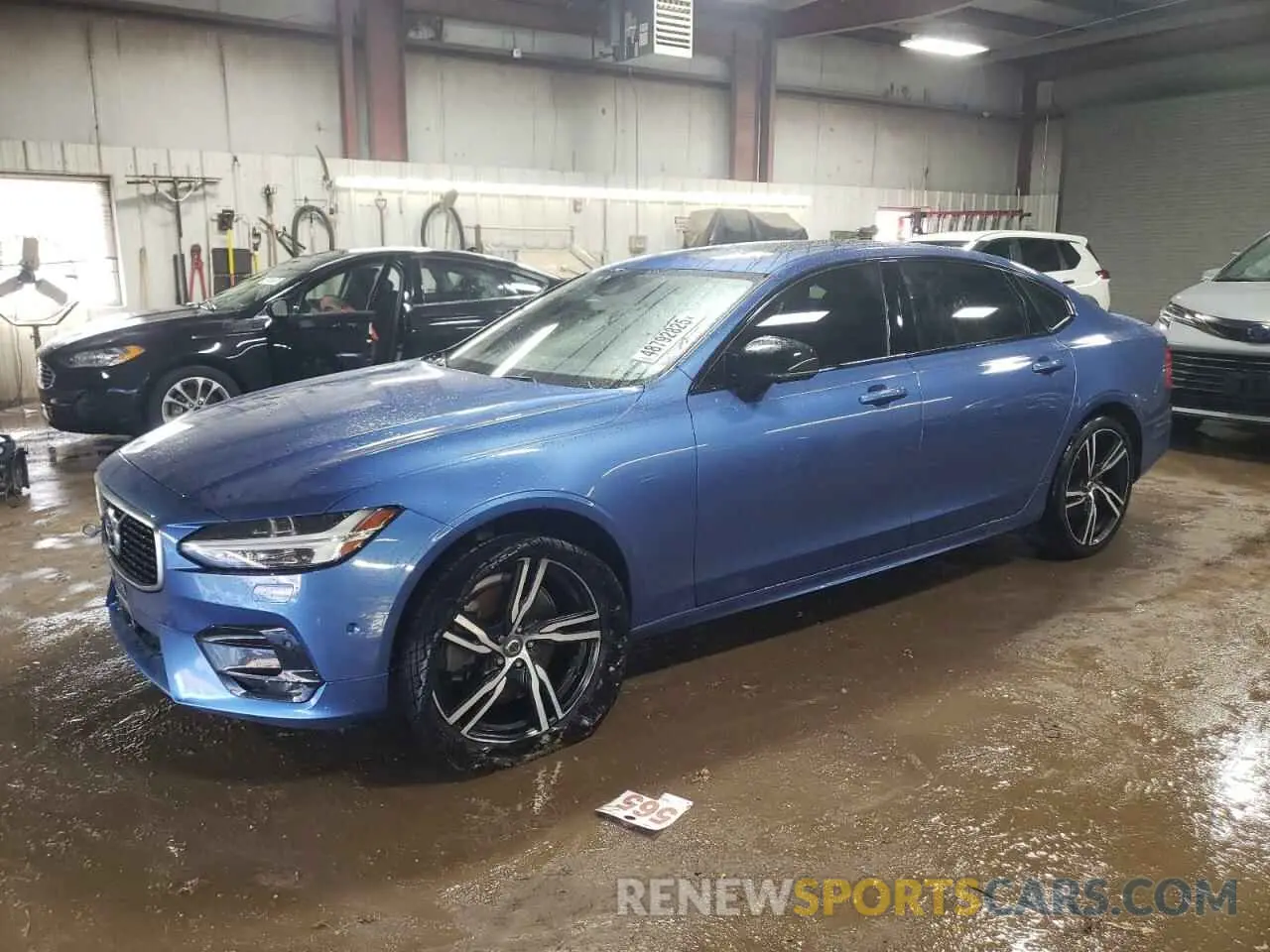 1 Photograph of a damaged car LVYA22MT9LP169906 VOLVO S90 2020