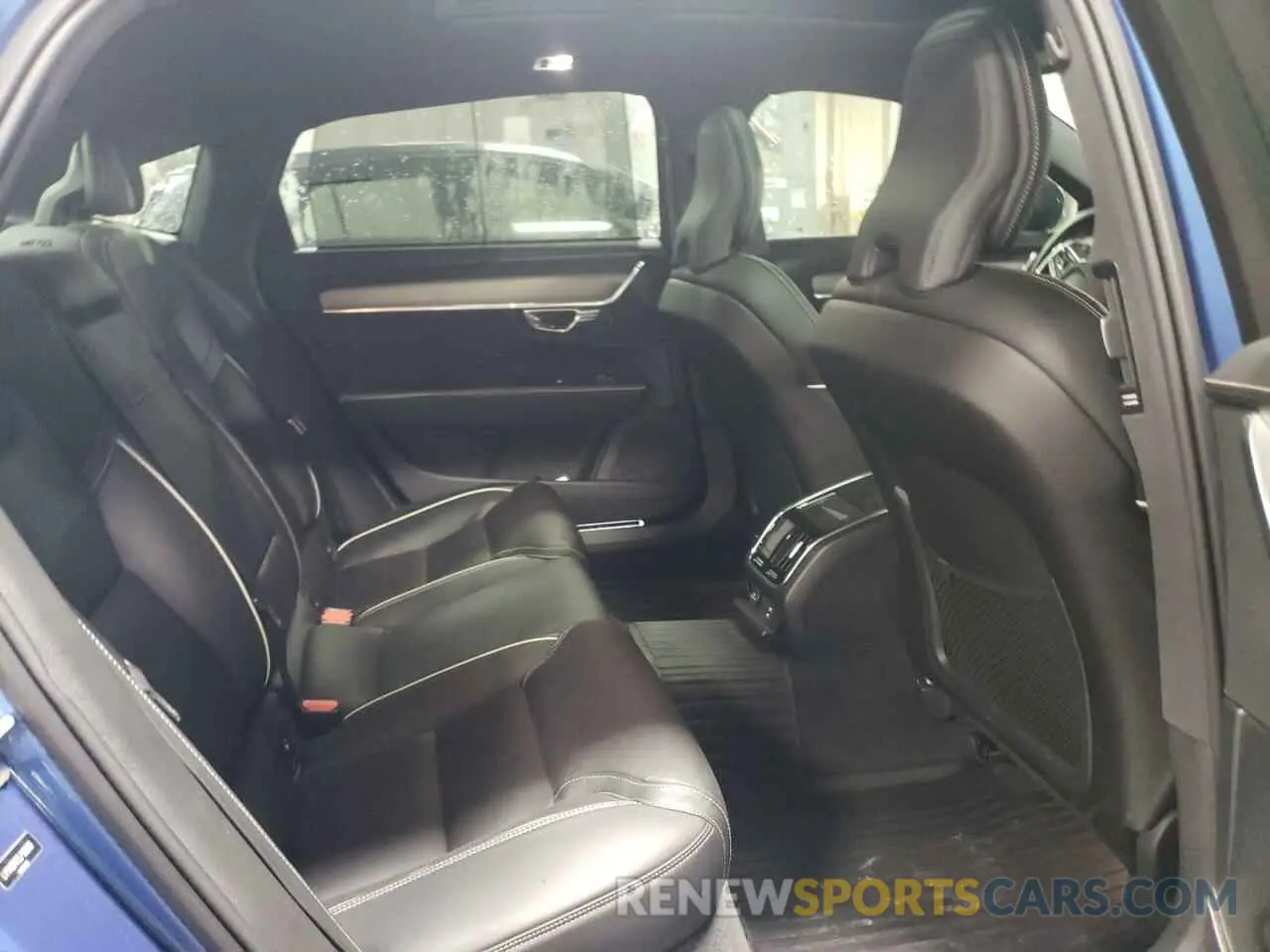 10 Photograph of a damaged car LVYA22MT9LP169906 VOLVO S90 2020