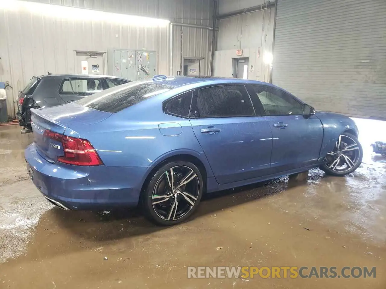3 Photograph of a damaged car LVYA22MT9LP169906 VOLVO S90 2020