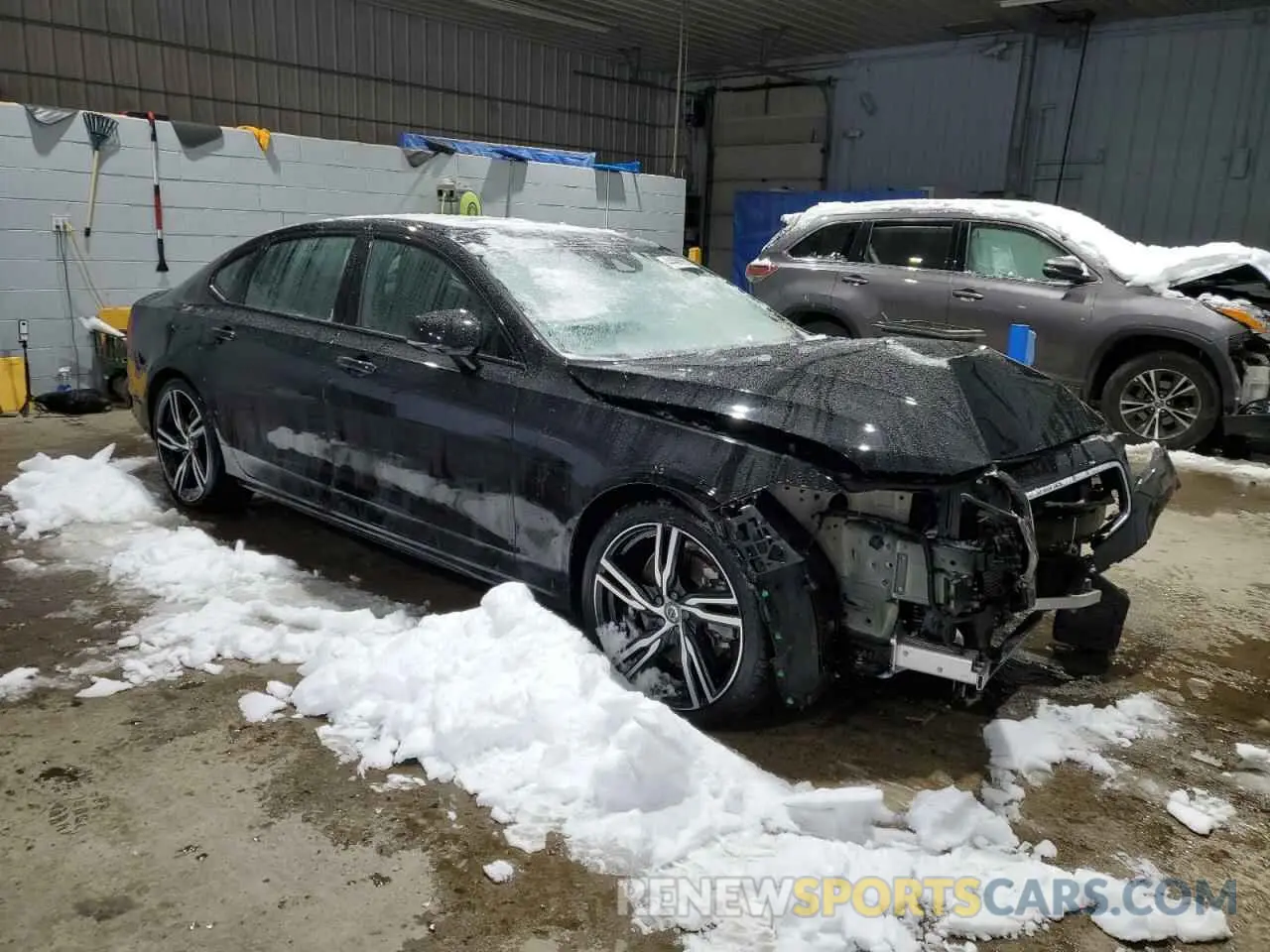 4 Photograph of a damaged car LVYA22MT9LP175852 VOLVO S90 2020
