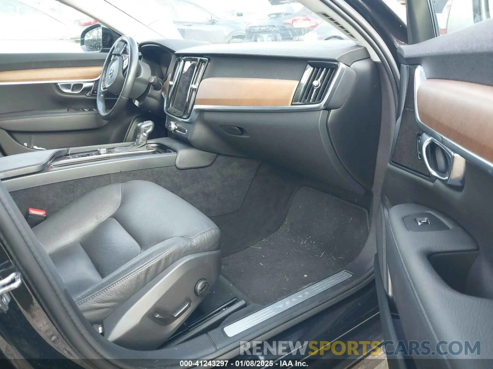5 Photograph of a damaged car LVYA22MK3MP231194 VOLVO S90 2021