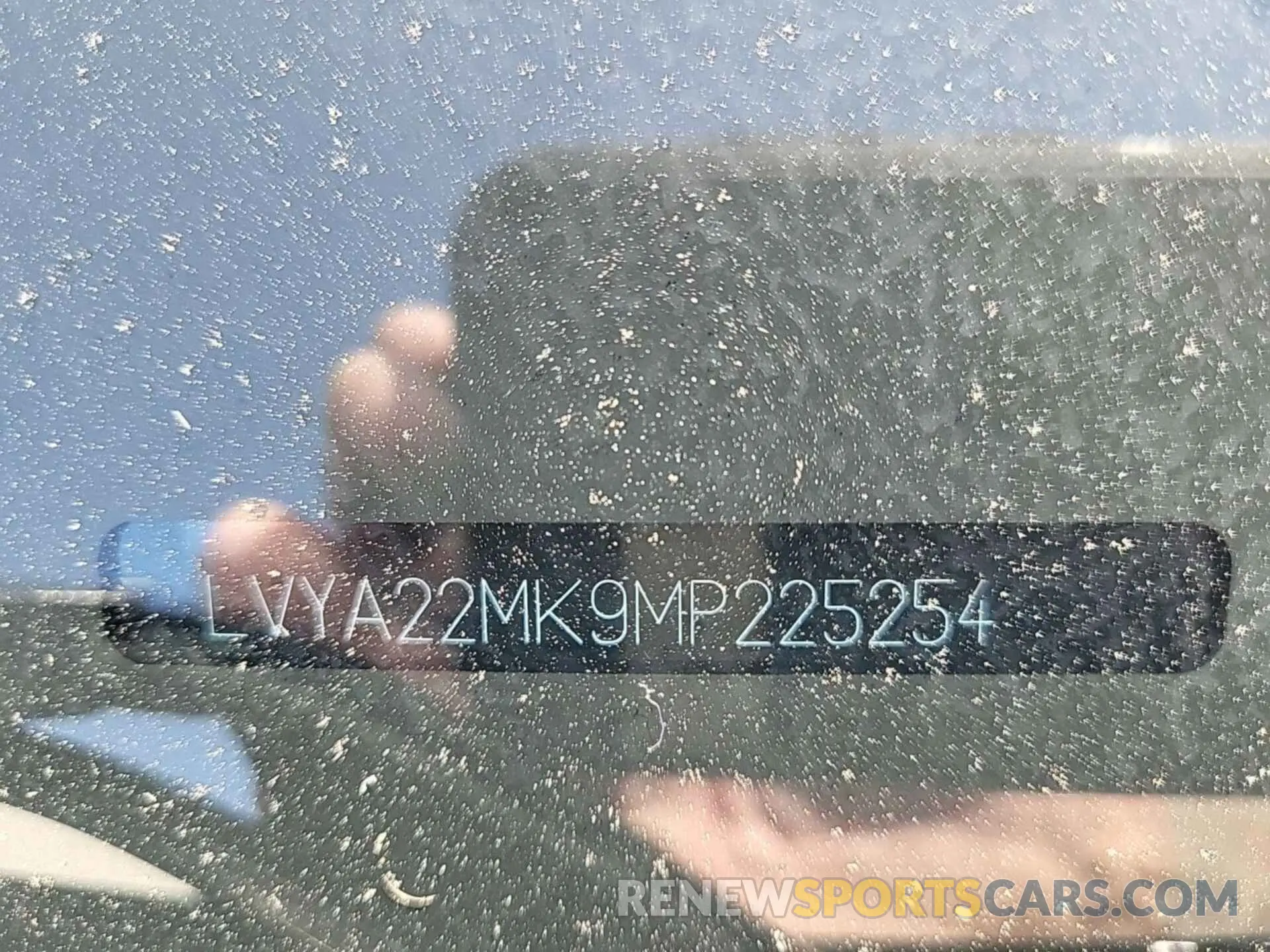 10 Photograph of a damaged car LVYA22MK9MP225254 VOLVO S90 2021