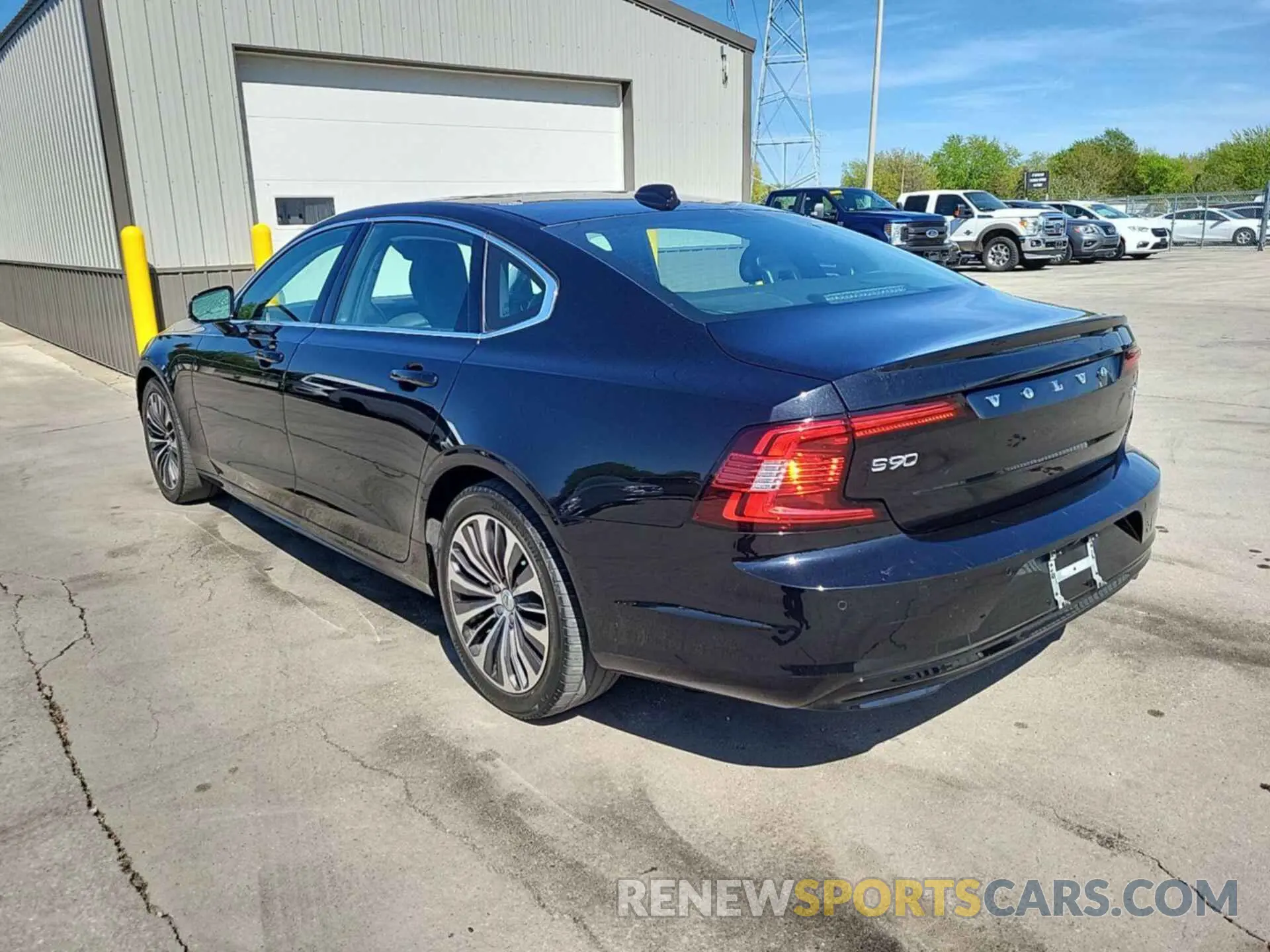 11 Photograph of a damaged car LVYA22MK9MP225254 VOLVO S90 2021