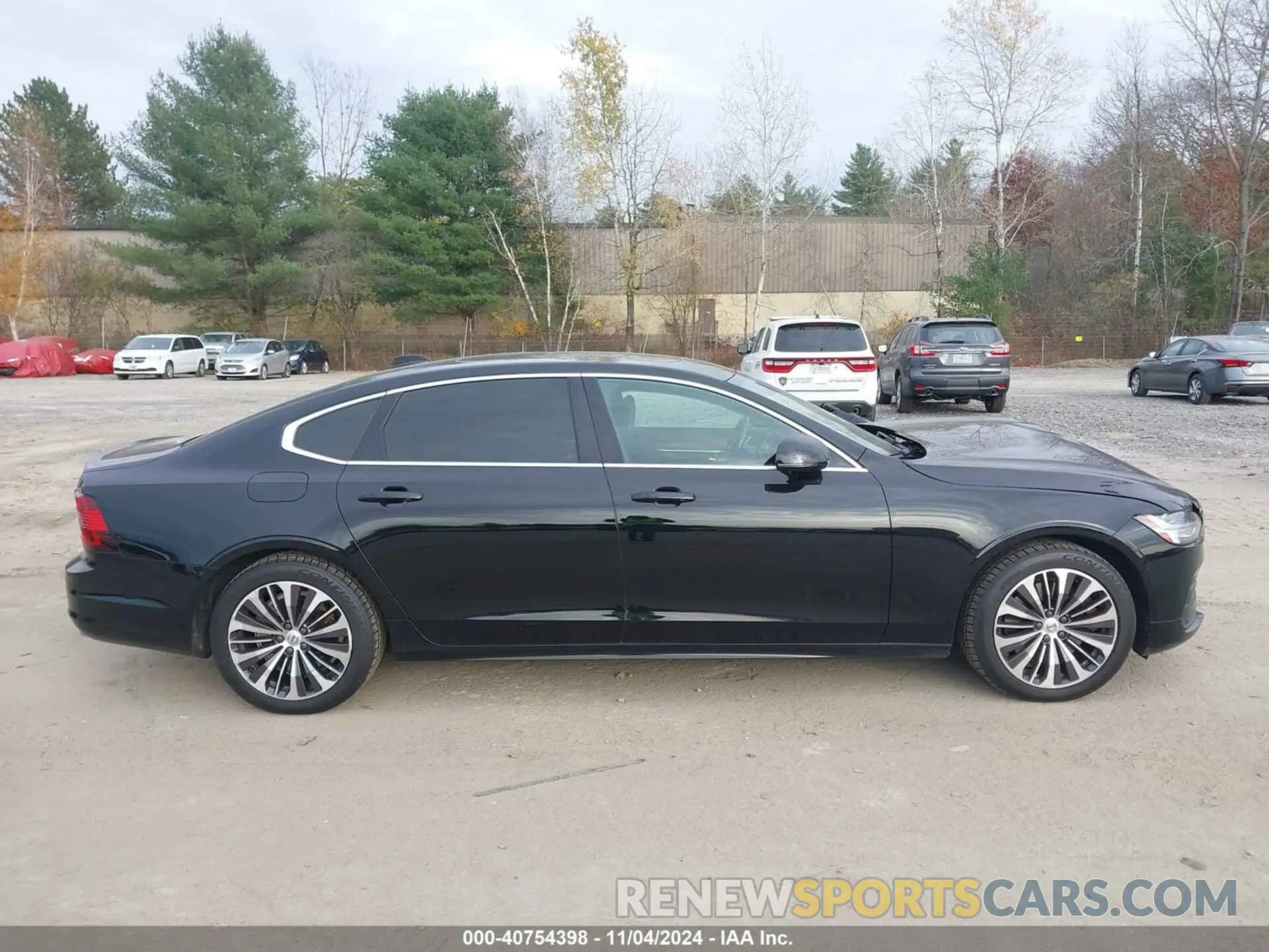 13 Photograph of a damaged car LVY062MK4NP252539 VOLVO S90 2022