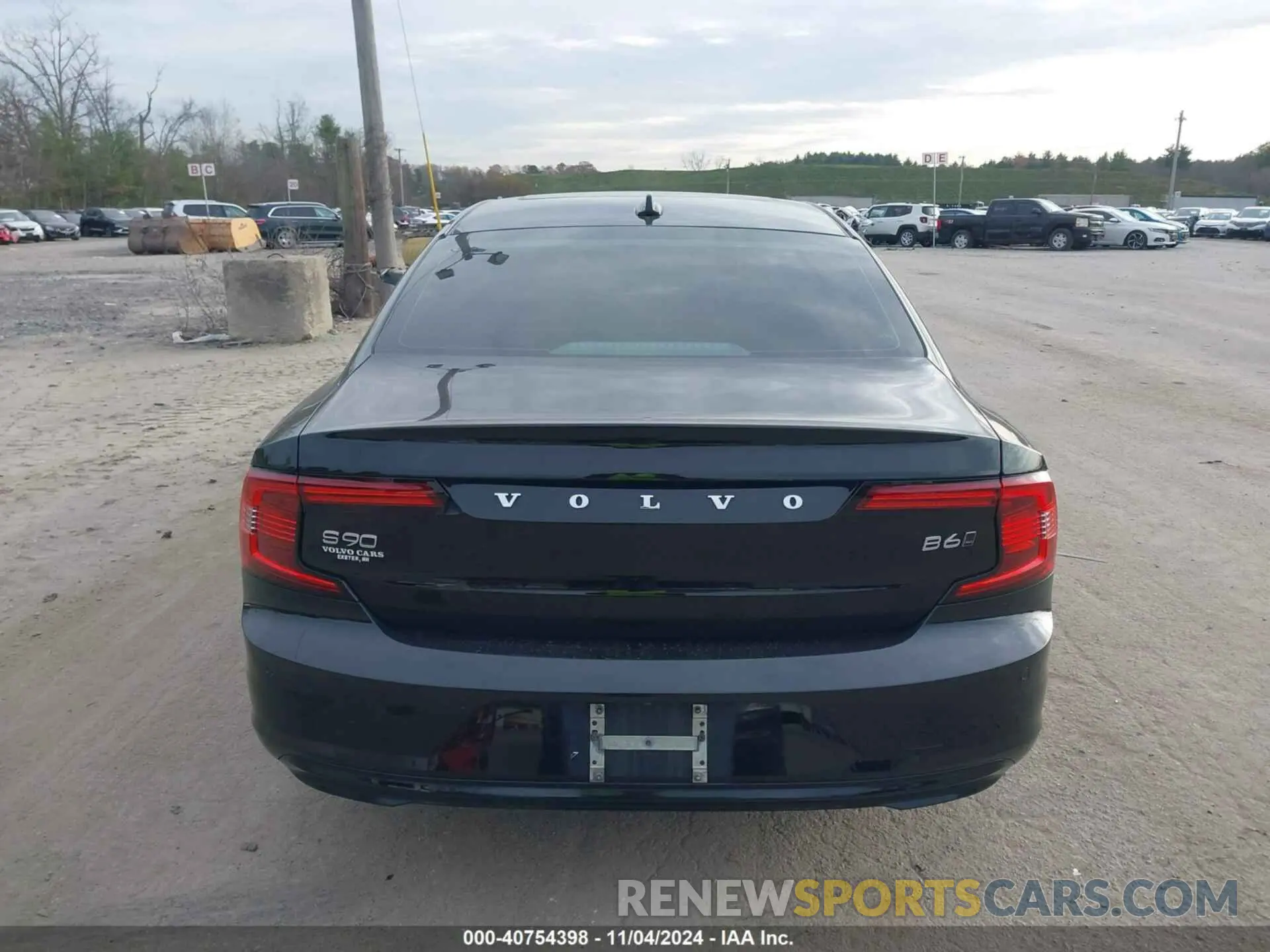 16 Photograph of a damaged car LVY062MK4NP252539 VOLVO S90 2022