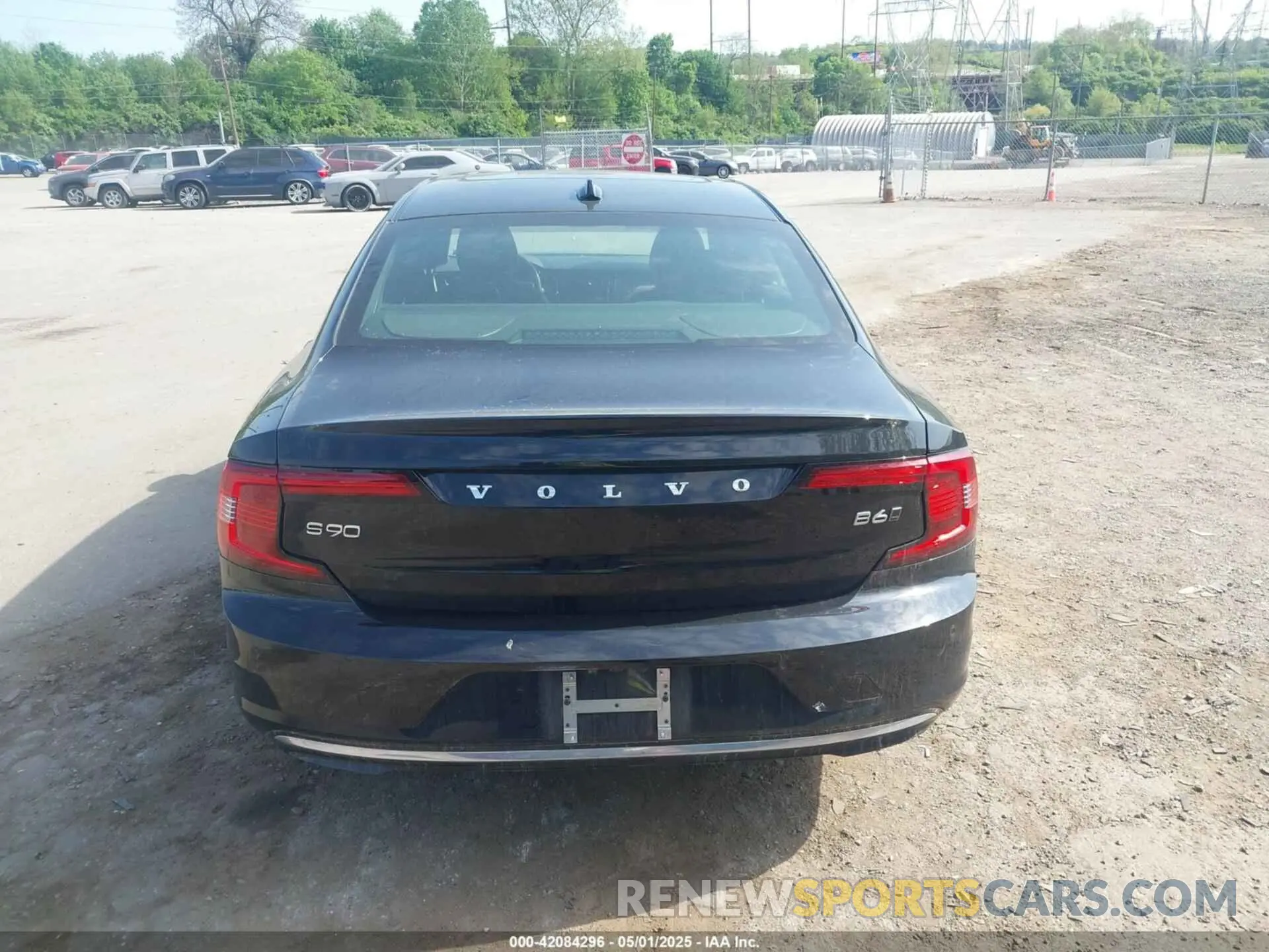 16 Photograph of a damaged car LVY062ML5NP247942 VOLVO S90 2022