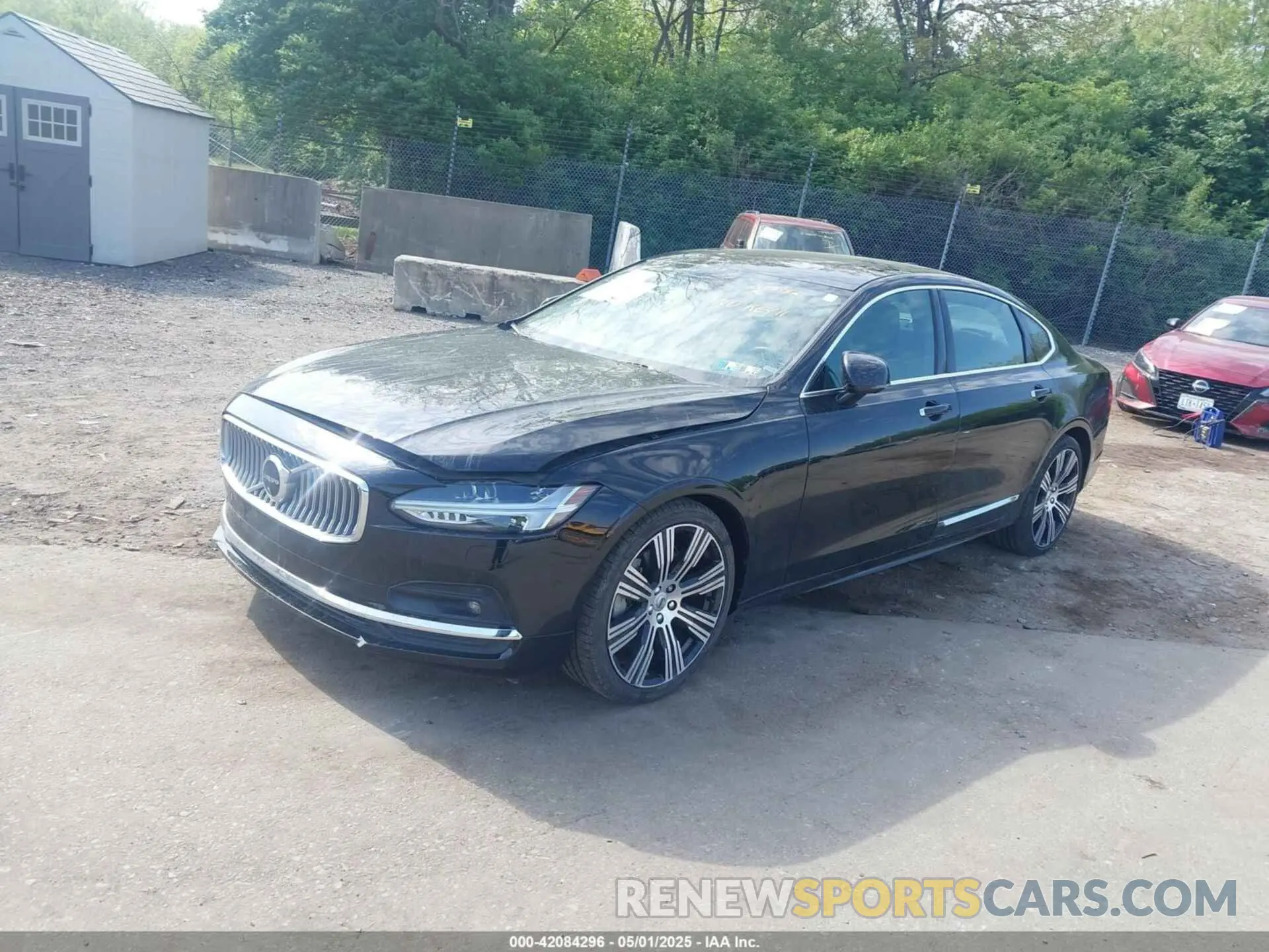 2 Photograph of a damaged car LVY062ML5NP247942 VOLVO S90 2022