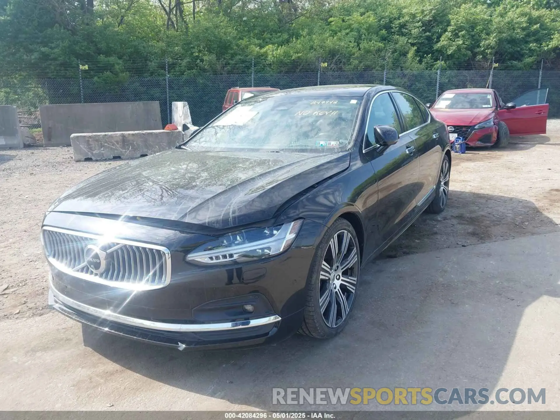 6 Photograph of a damaged car LVY062ML5NP247942 VOLVO S90 2022