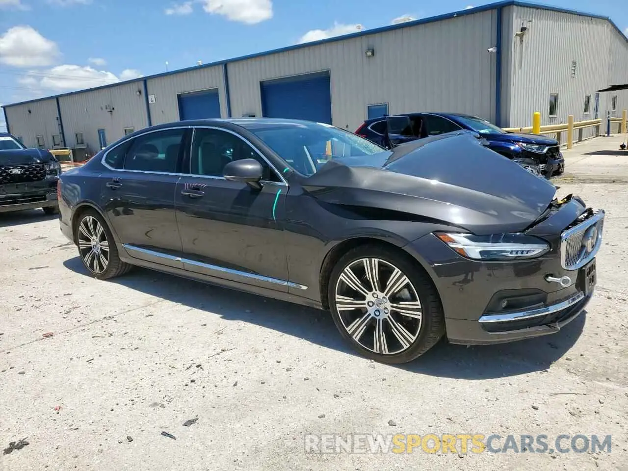 4 Photograph of a damaged car LVY062MN9PP320203 VOLVO S90 PLUS 2023