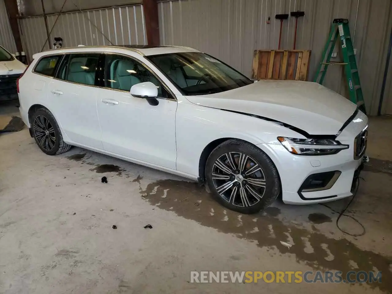 4 Photograph of a damaged car YV1A22SL6K2335587 VOLVO V60 2019