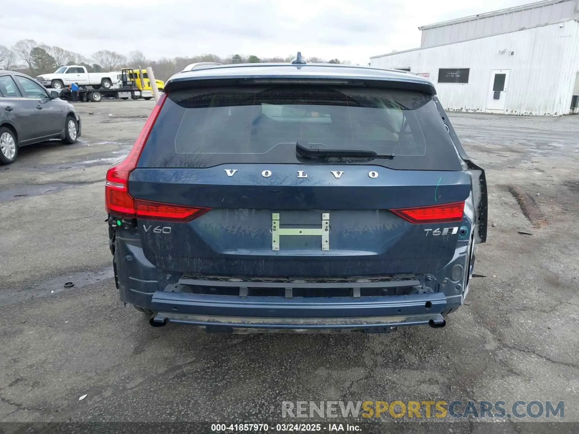 16 Photograph of a damaged car YV1A22SL7K2325537 VOLVO V60 2019