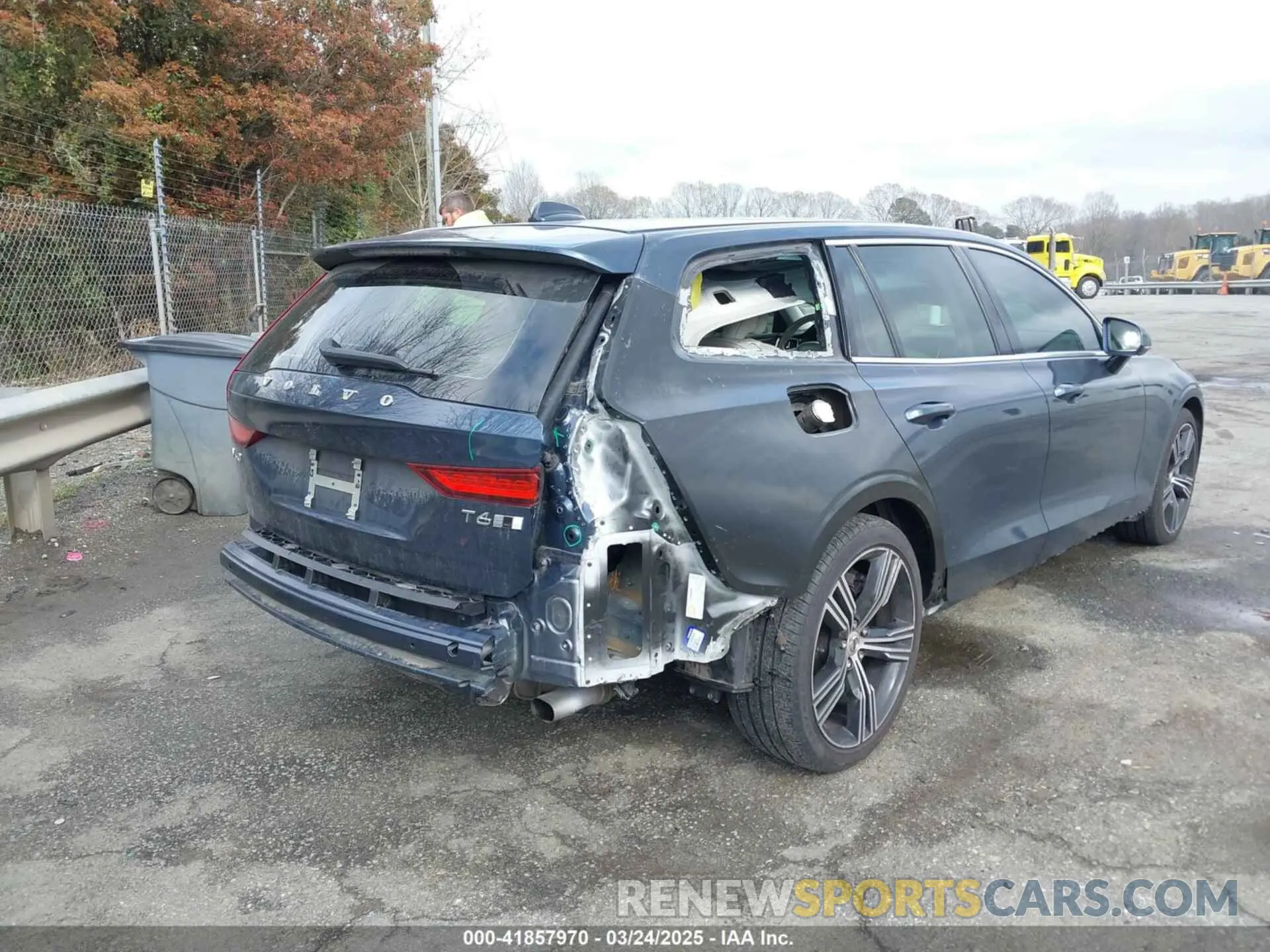 6 Photograph of a damaged car YV1A22SL7K2325537 VOLVO V60 2019