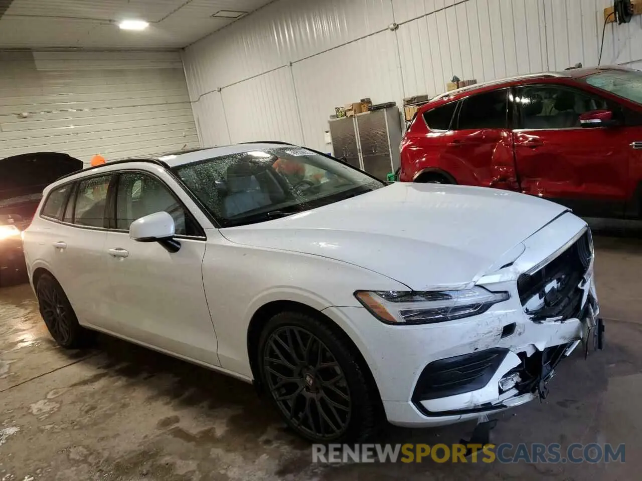4 Photograph of a damaged car YV1102EK0L2398338 VOLVO V60 2020