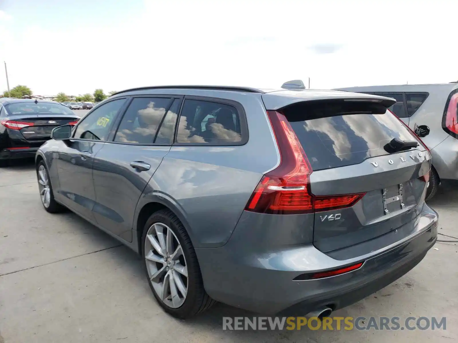 3 Photograph of a damaged car YV1102EK1L2348712 VOLVO V60 2020