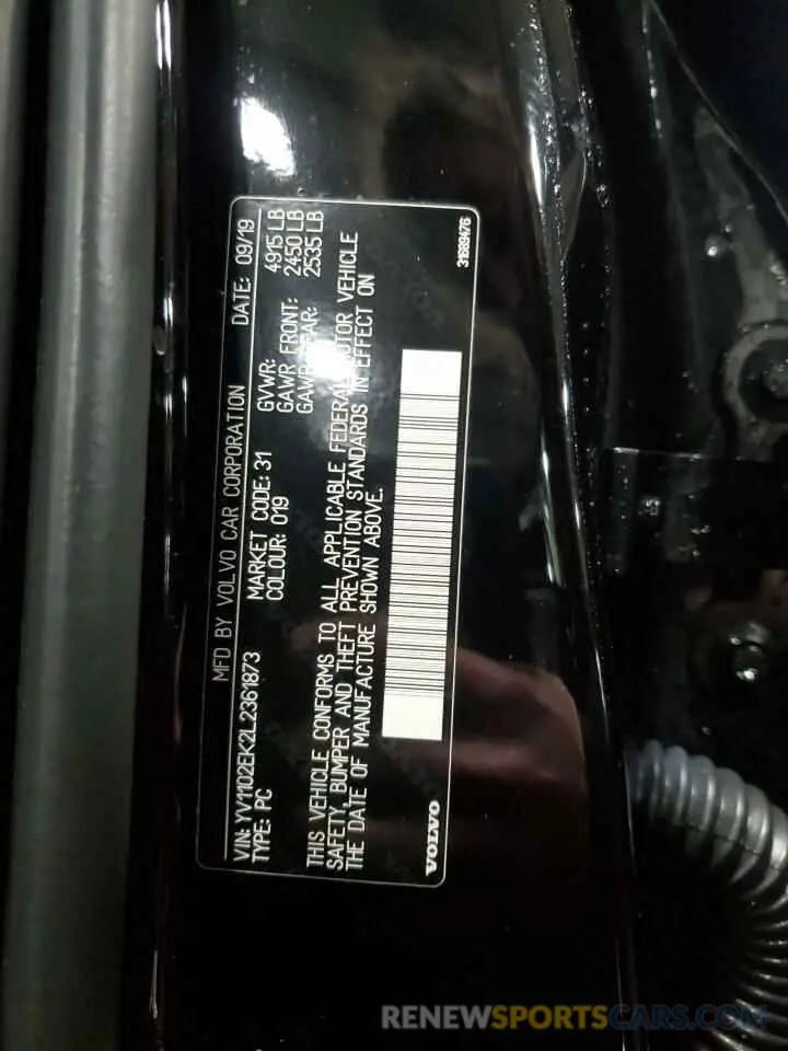 14 Photograph of a damaged car YV1102EK2L2361873 VOLVO V60 2020