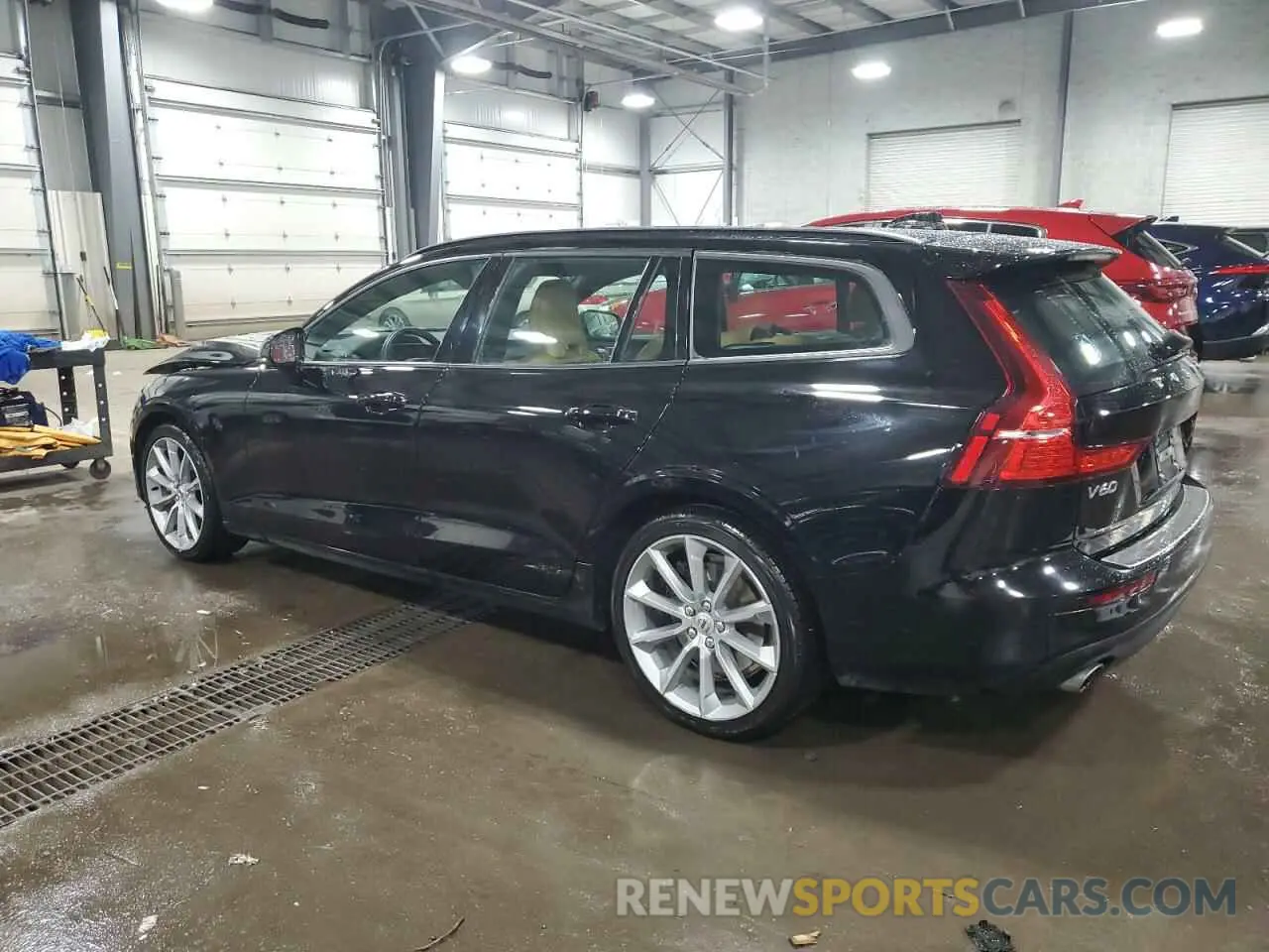 2 Photograph of a damaged car YV1102EK2L2361873 VOLVO V60 2020