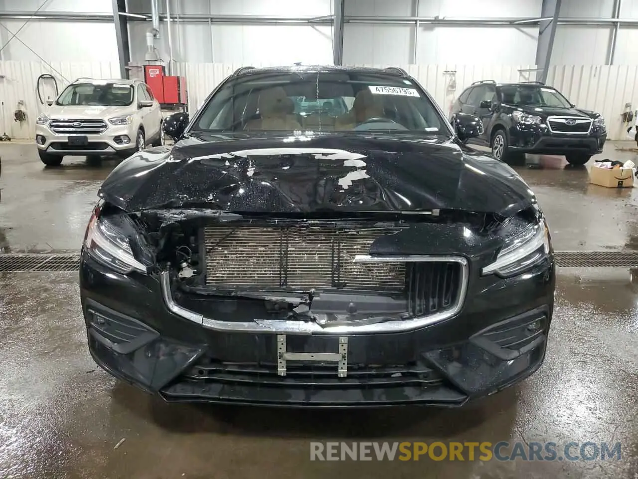 5 Photograph of a damaged car YV1102EK2L2361873 VOLVO V60 2020