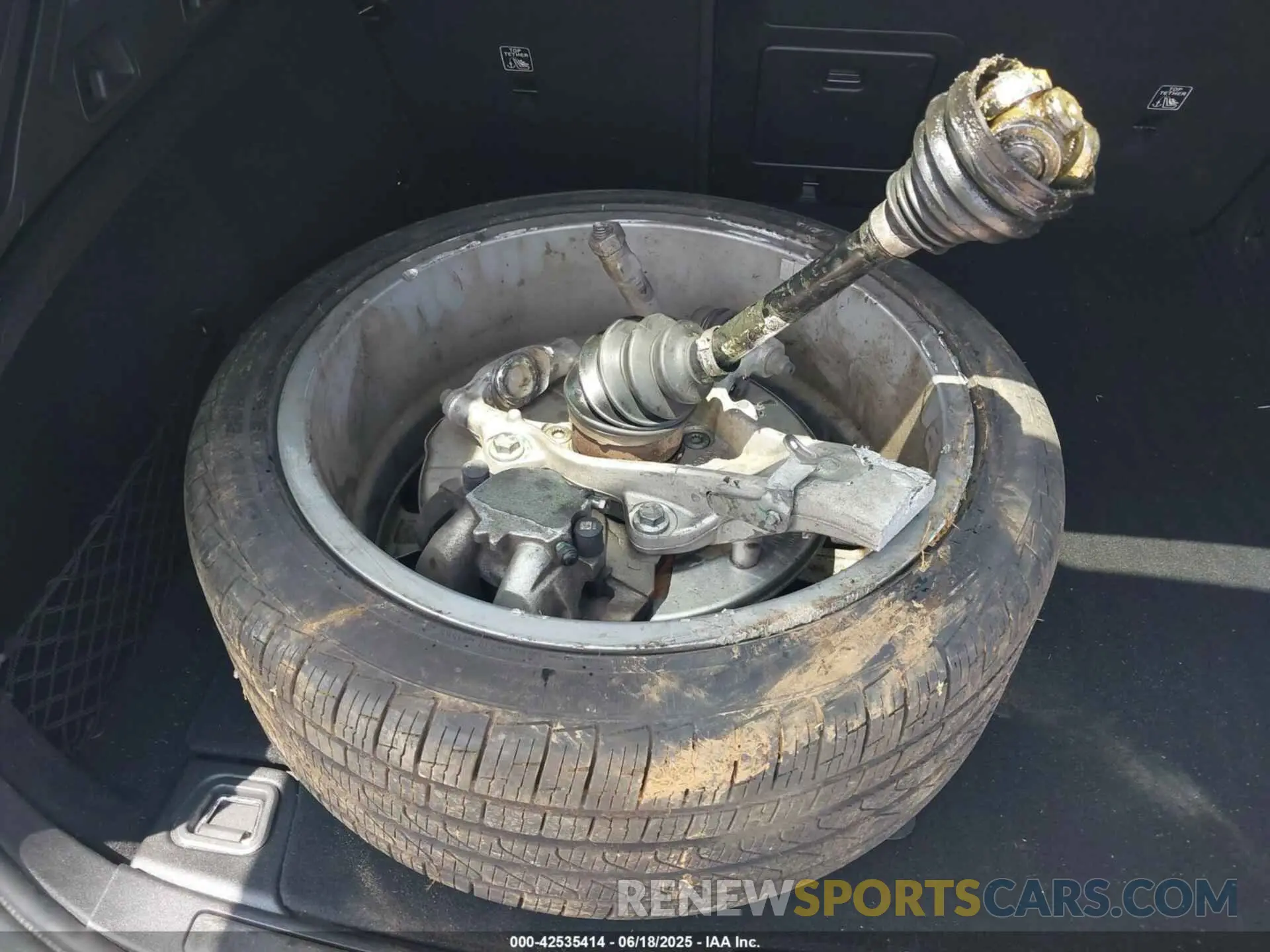 12 Photograph of a damaged car YV1102EK3L2382229 VOLVO V60 2020