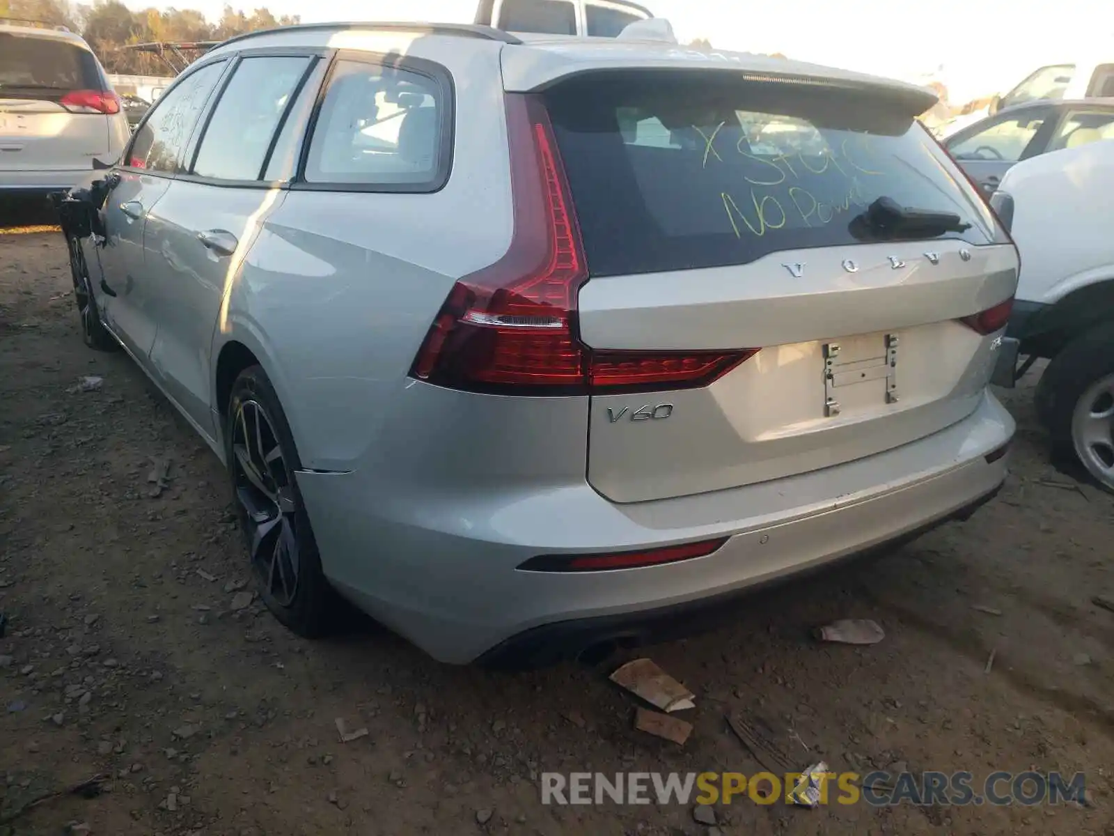 3 Photograph of a damaged car YV1102EK4L2376259 VOLVO V60 2020