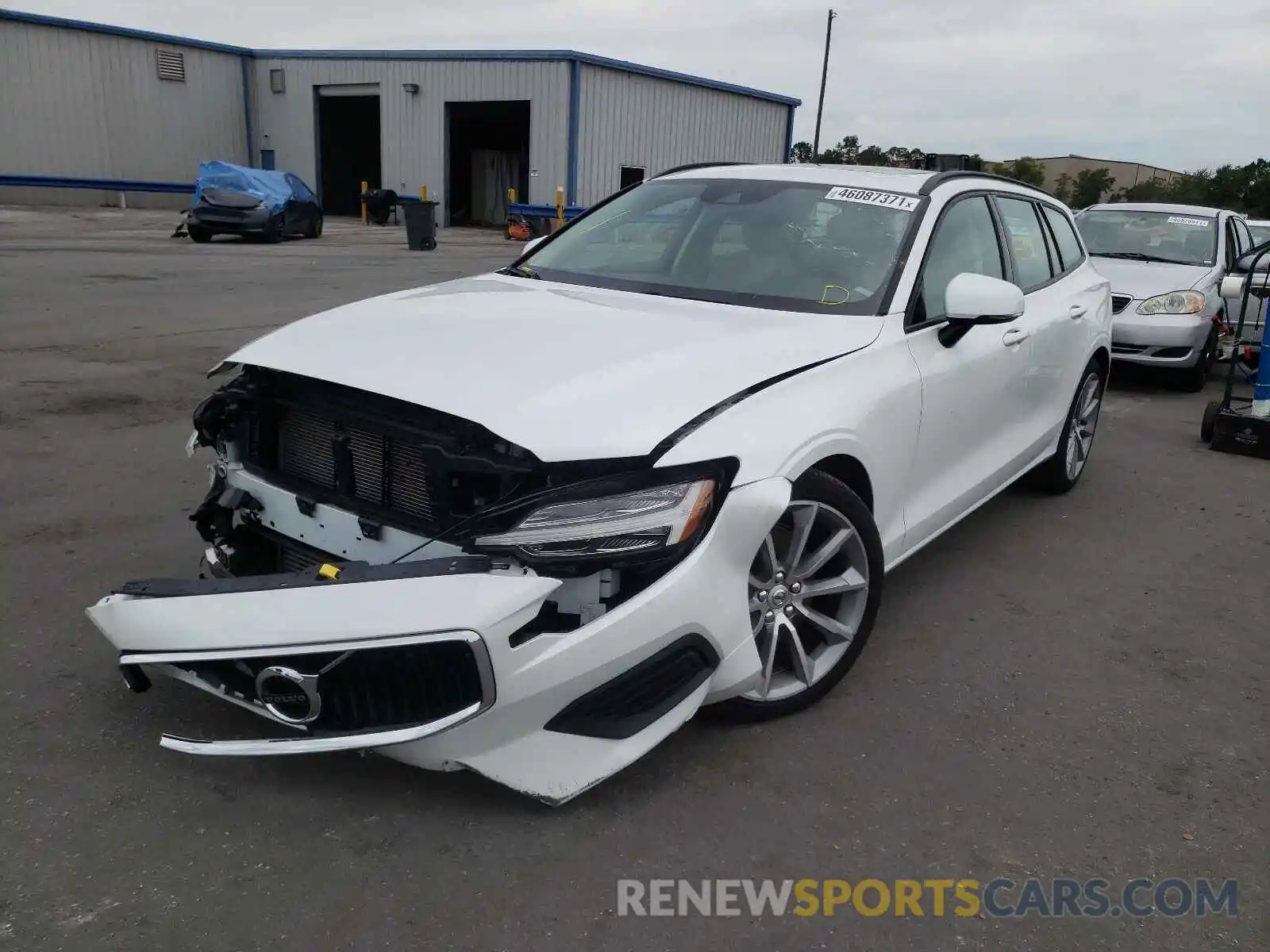 2 Photograph of a damaged car YV1102EK9L2380503 VOLVO V60 2020