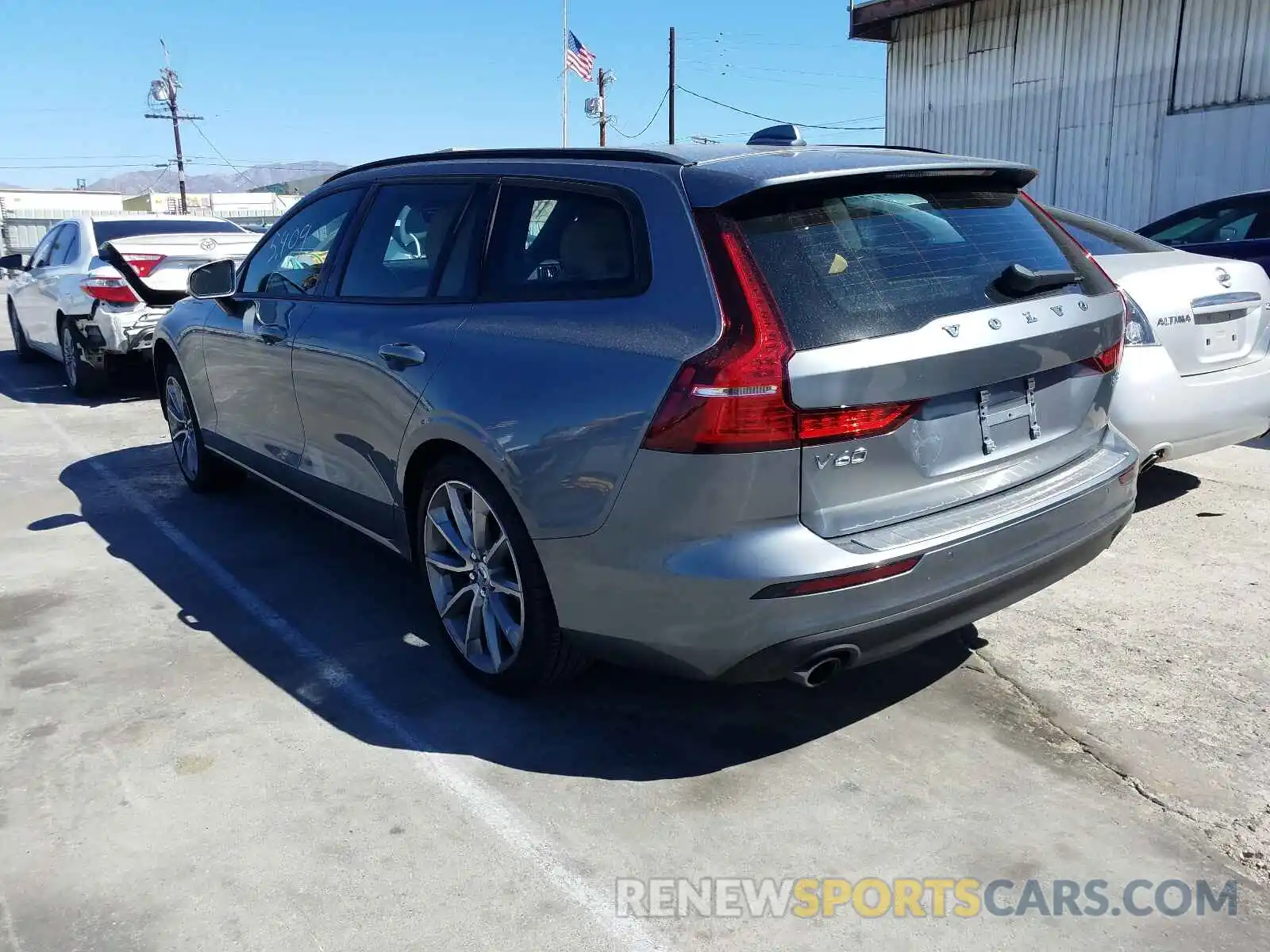 3 Photograph of a damaged car YV1102EKXL2395074 VOLVO V60 2020