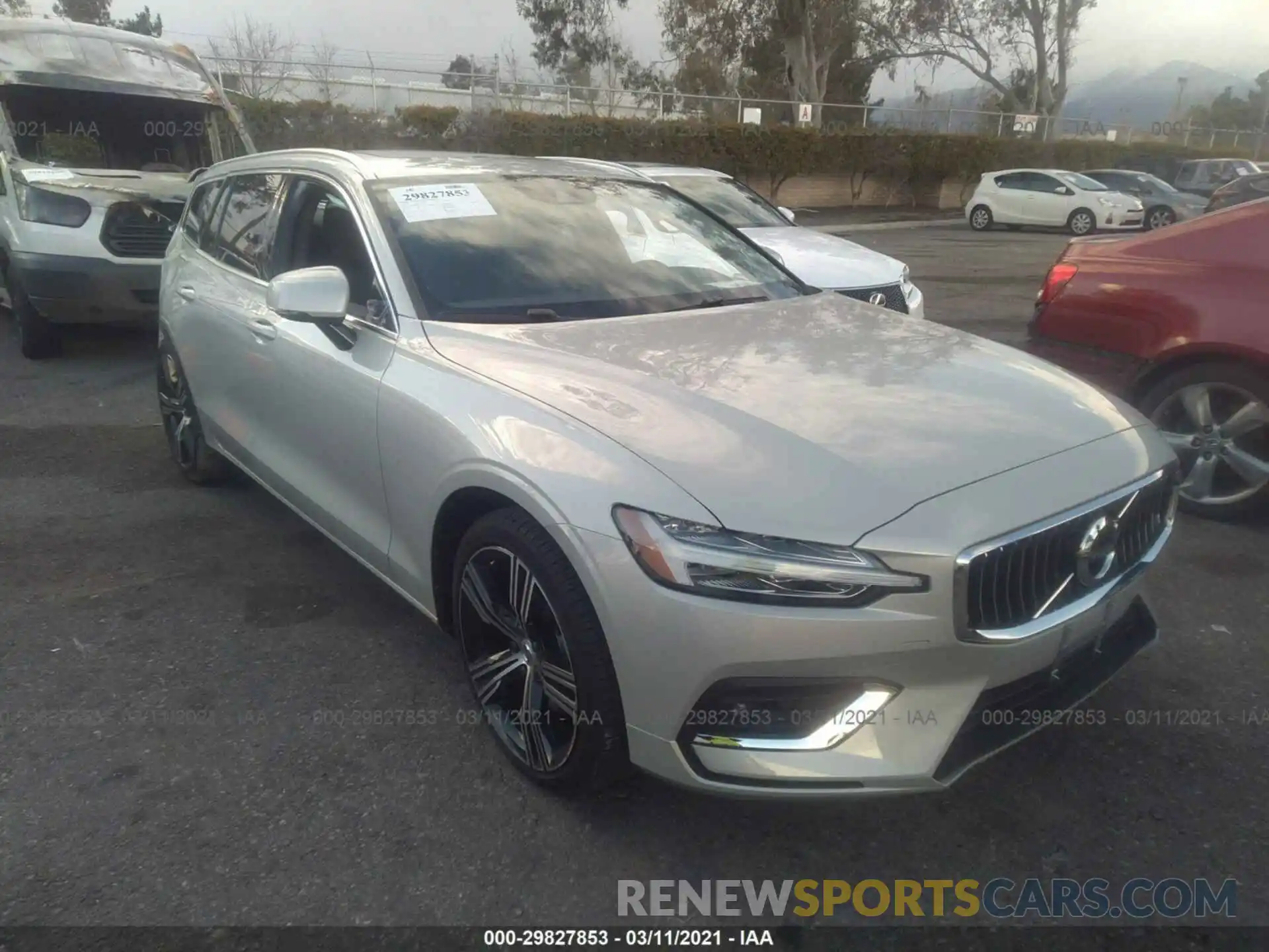 1 Photograph of a damaged car YV1102EL2L2376768 VOLVO V60 2020