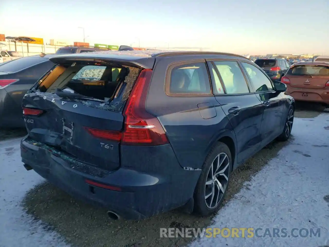 4 Photograph of a damaged car YV1A22SK7L1363719 VOLVO V60 2020