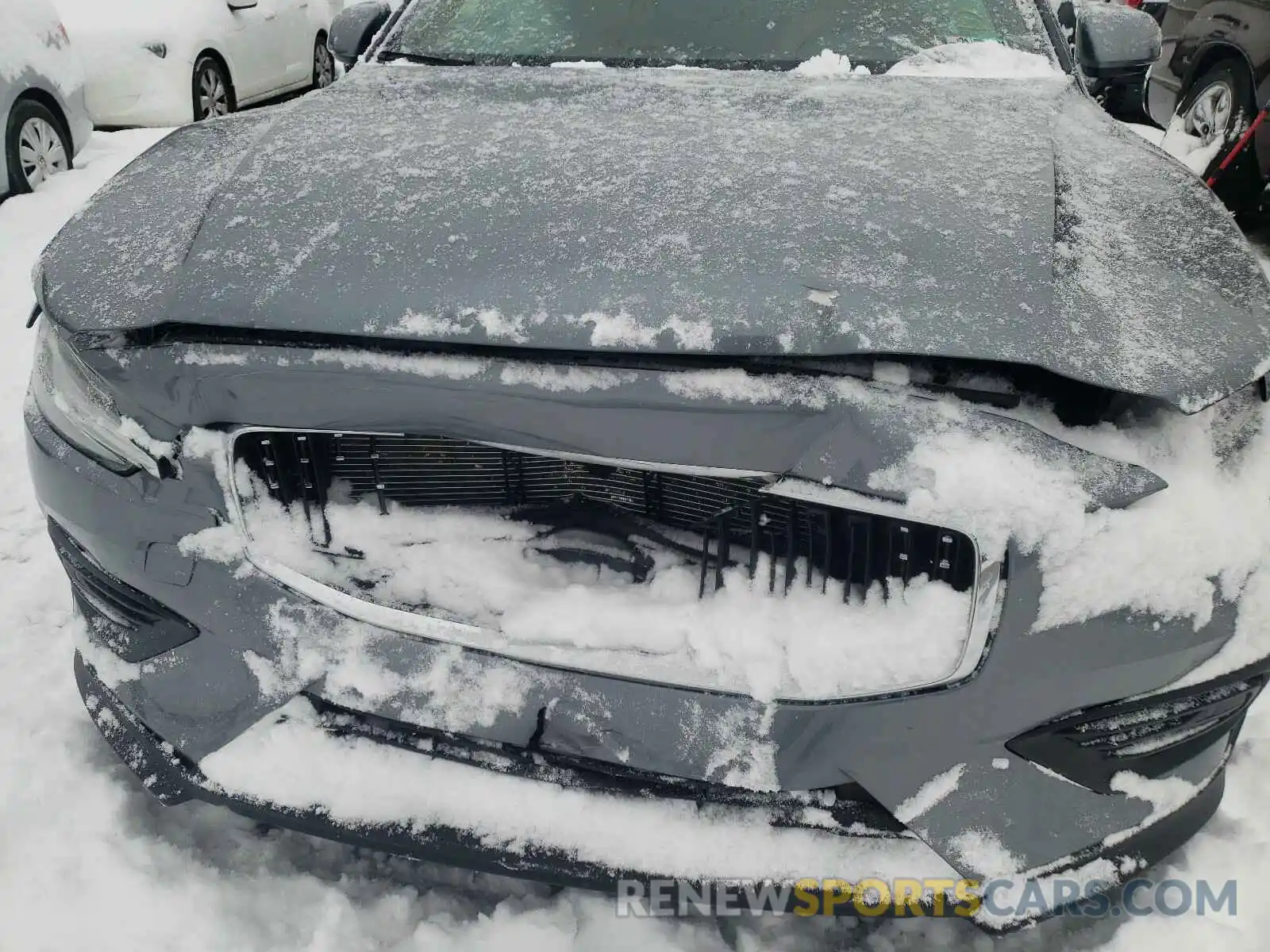 9 Photograph of a damaged car YV4102WK0L1031527 VOLVO V60 2020