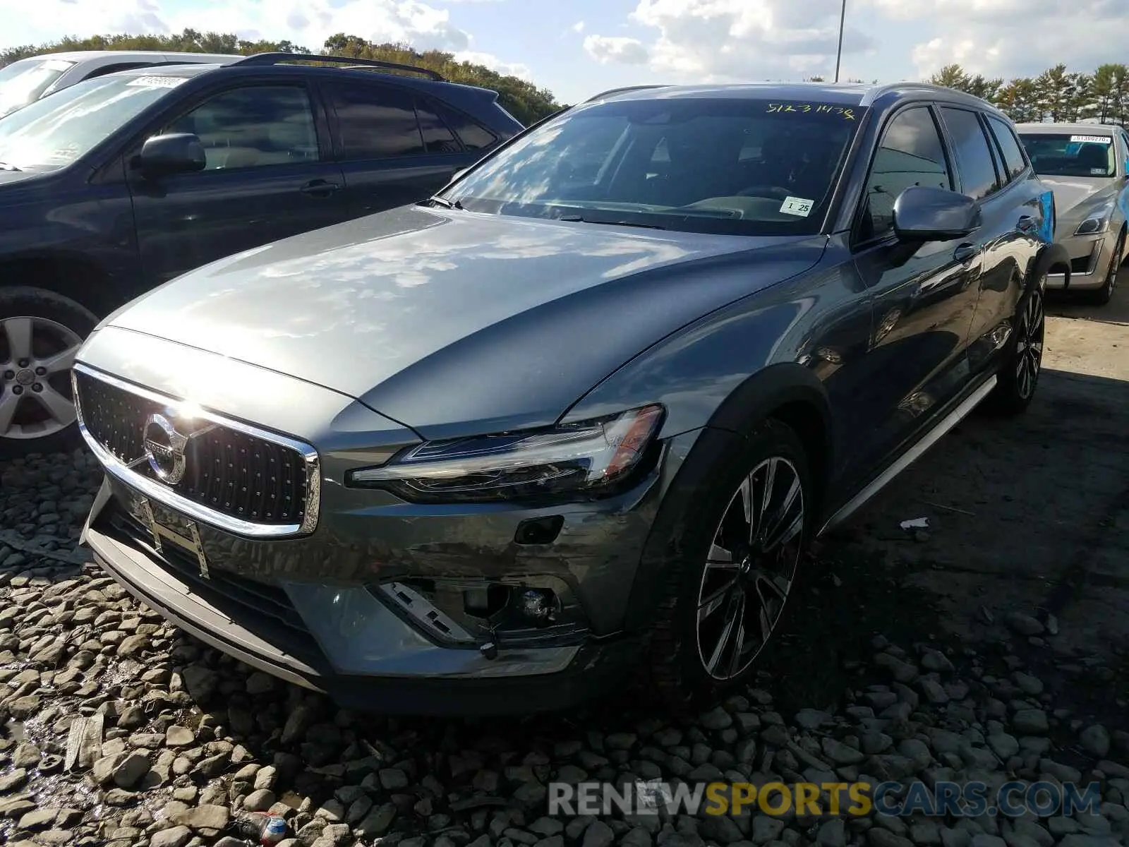 2 Photograph of a damaged car YV4102WK1L1041581 VOLVO V60 2020