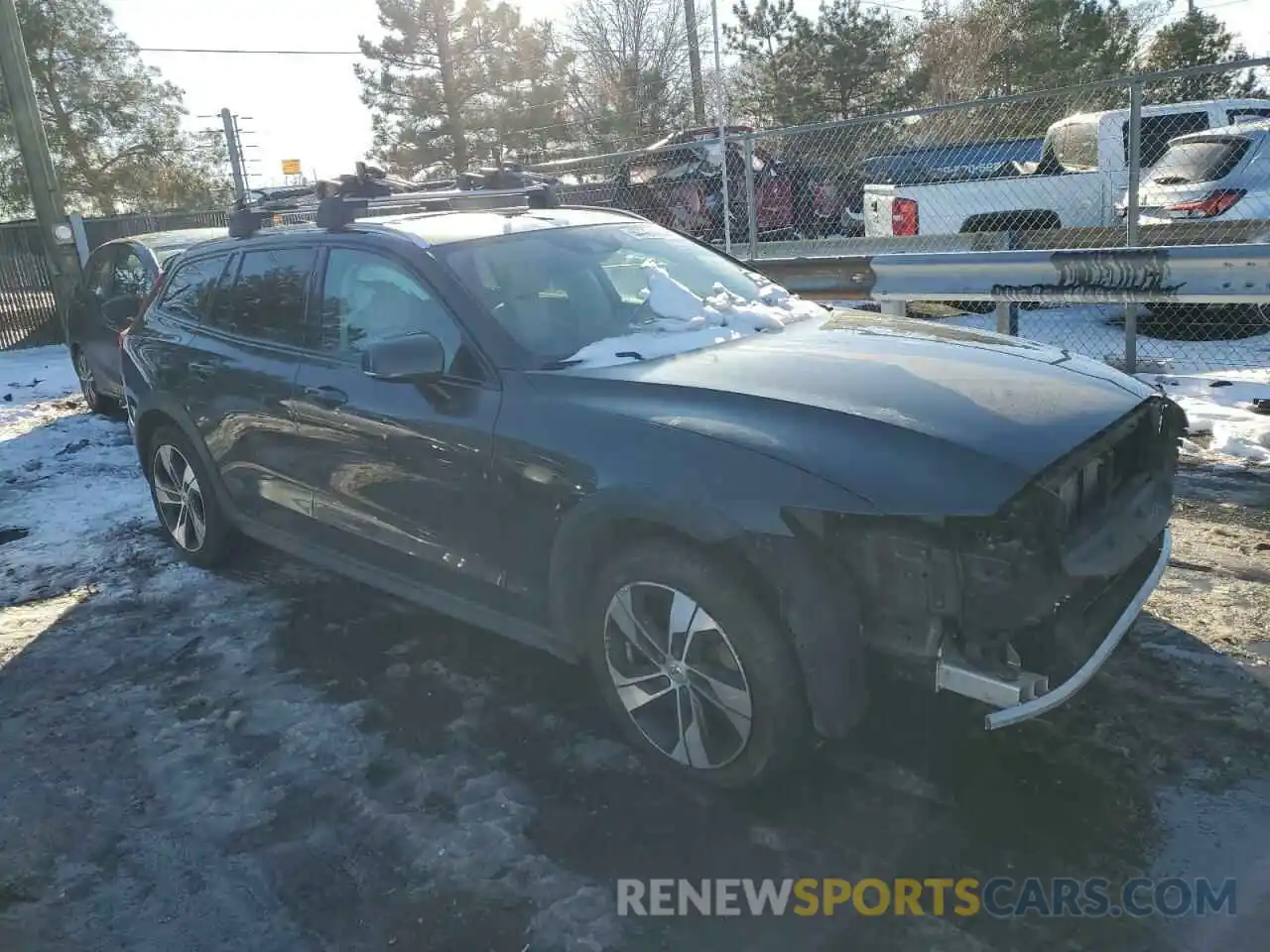 4 Photograph of a damaged car YV4102WK8L1039973 VOLVO V60 2020