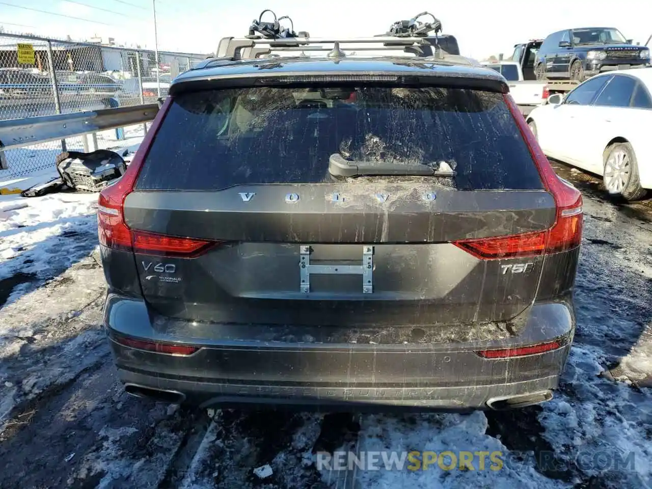 6 Photograph of a damaged car YV4102WK8L1039973 VOLVO V60 2020