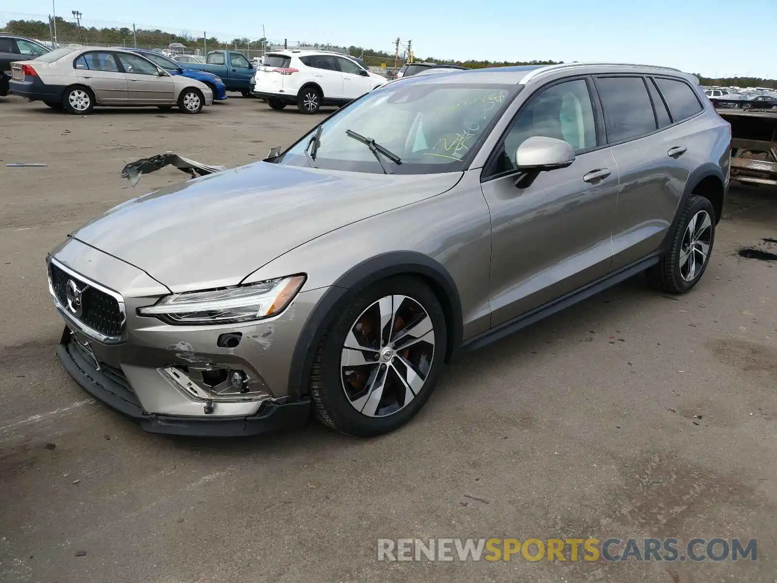 2 Photograph of a damaged car YV4102WK8L1046308 VOLVO V60 2020