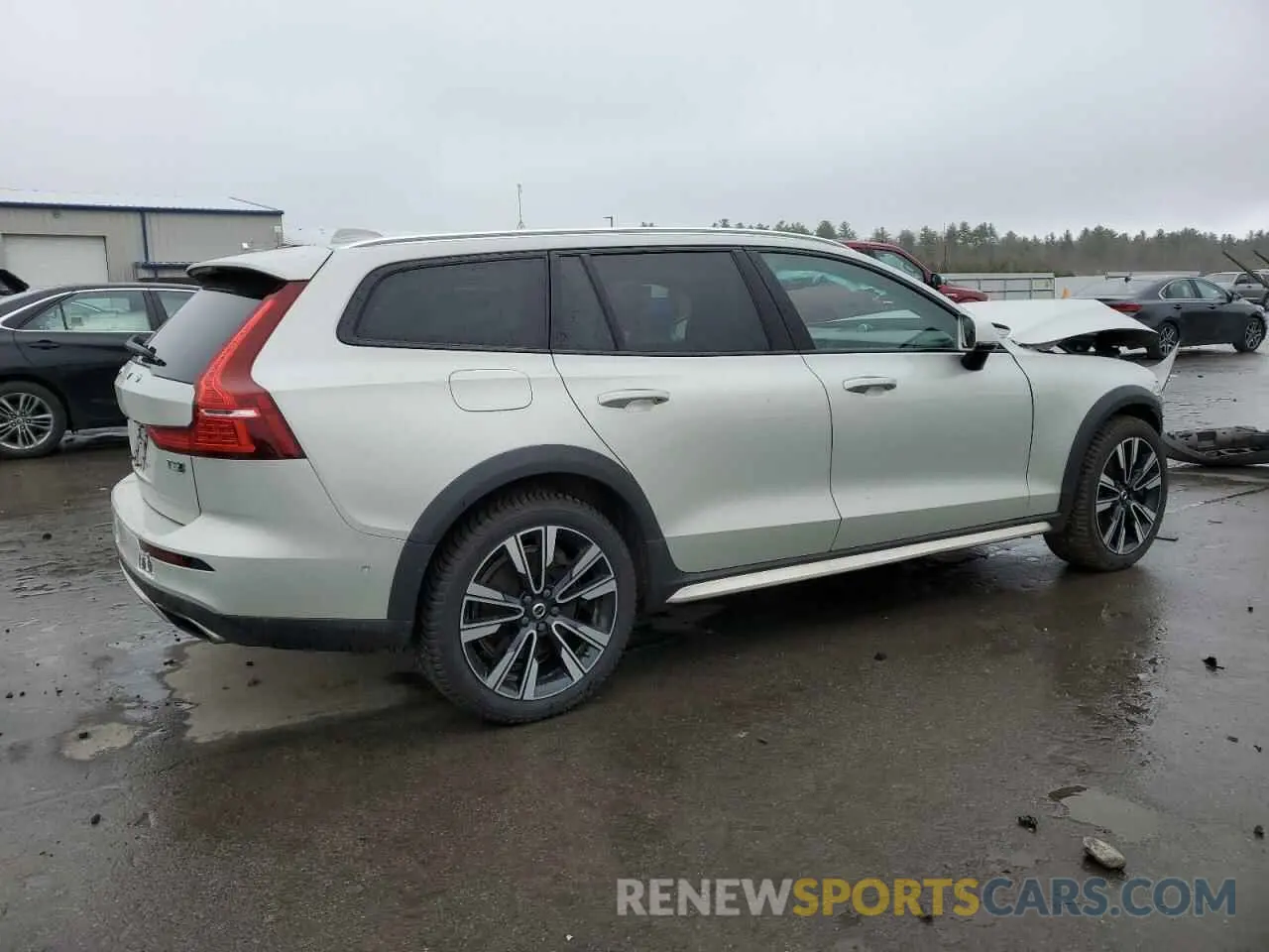 3 Photograph of a damaged car YV4102WKXL1030871 VOLVO V60 2020