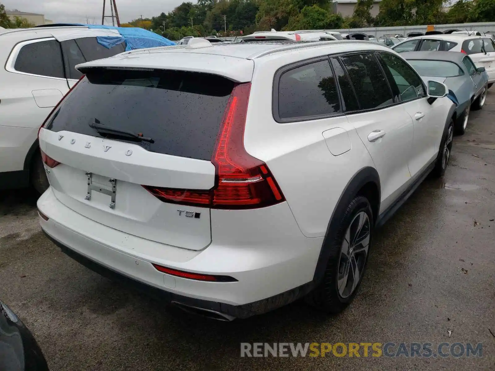 4 Photograph of a damaged car YV4102WKXL1045967 VOLVO V60 2020