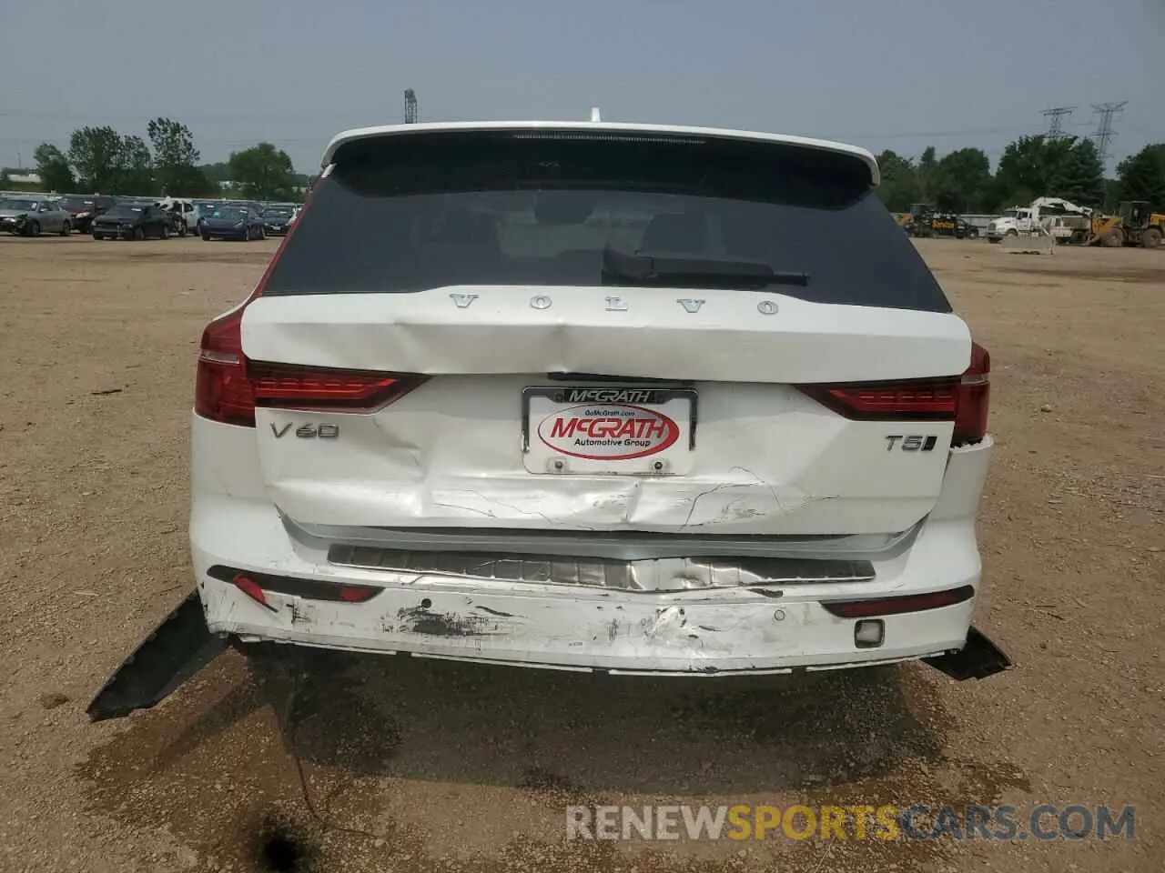 6 Photograph of a damaged car YV4102WK7M1068799 VOLVO V60 2021