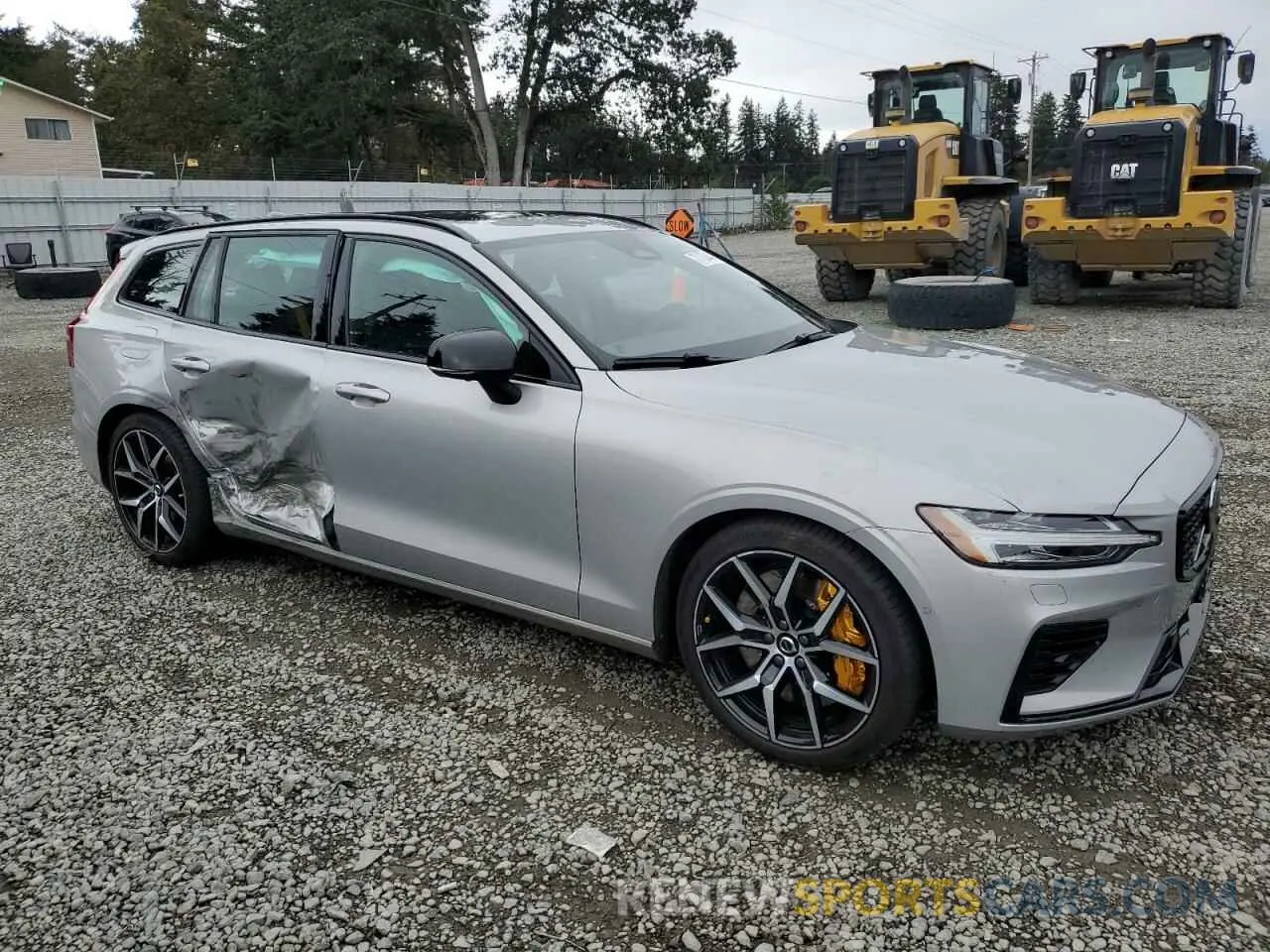 4 Photograph of a damaged car YV1H60EP8P1537253 VOLVO V60 2023