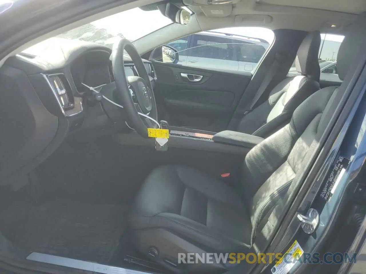7 Photograph of a damaged car YV4L12WY1R2137899 VOLVO V60 2024