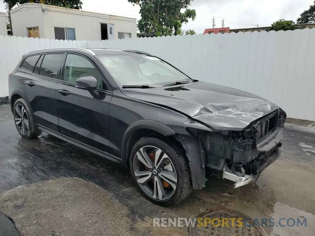 4 Photograph of a damaged car YV4L12WY5R2134732 VOLVO V60 2024