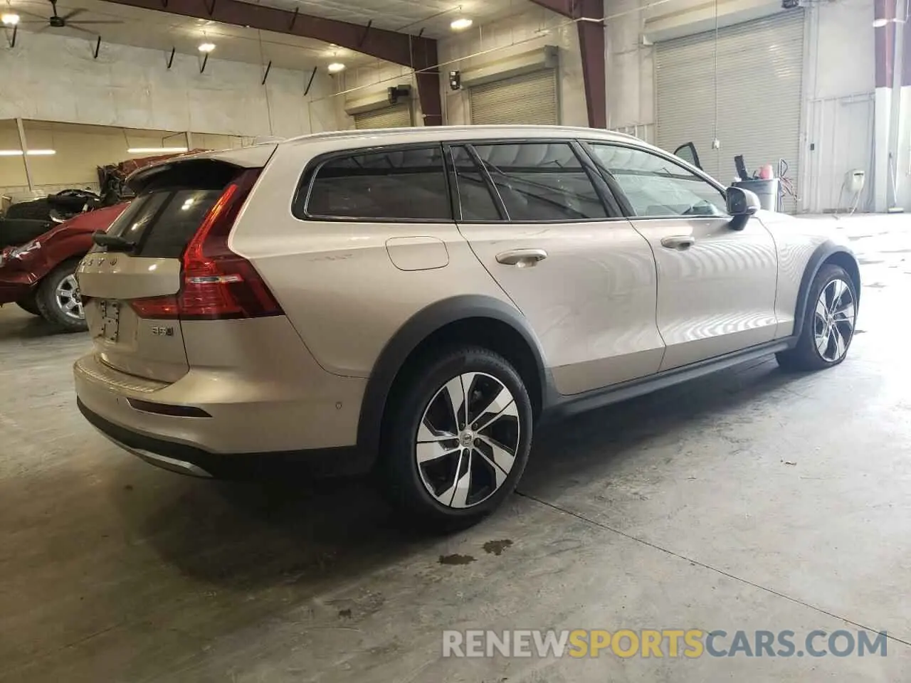 3 Photograph of a damaged car YV4L12WY5R2136187 VOLVO V60 2024