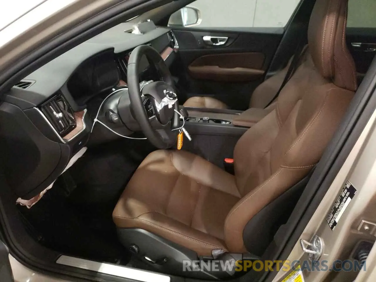 7 Photograph of a damaged car YV4L12WY5R2136187 VOLVO V60 2024