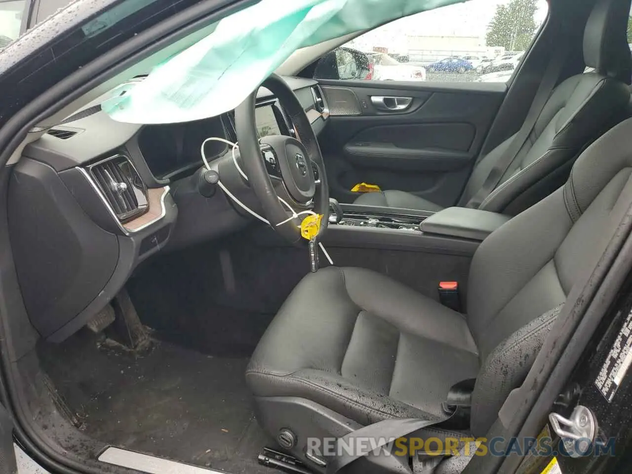 7 Photograph of a damaged car YV4L12WY5R2137629 VOLVO V60 2024