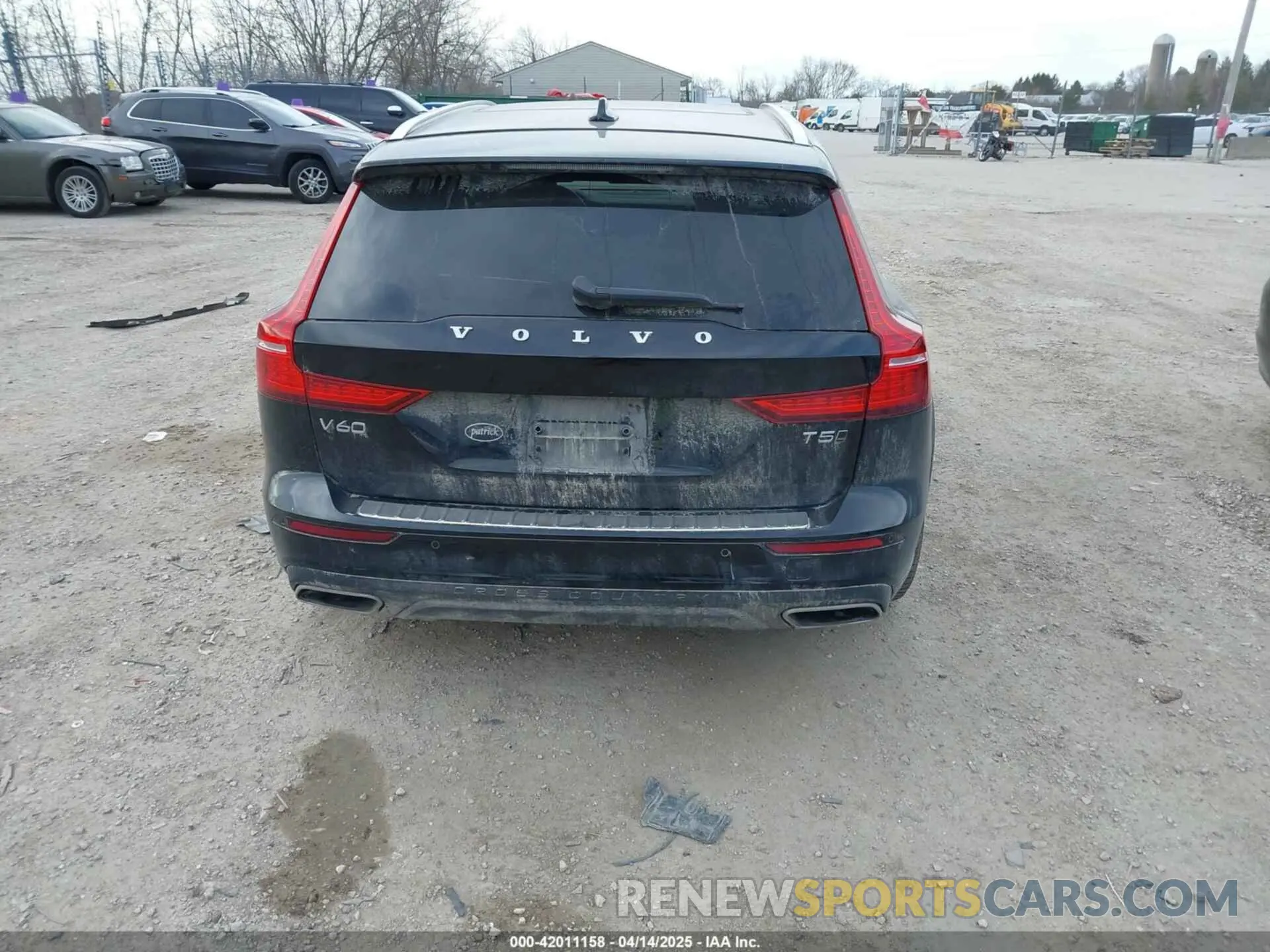 16 Photograph of a damaged car YV4102WK5L1047268 VOLVO V60 CROSS COUNTRY 2020